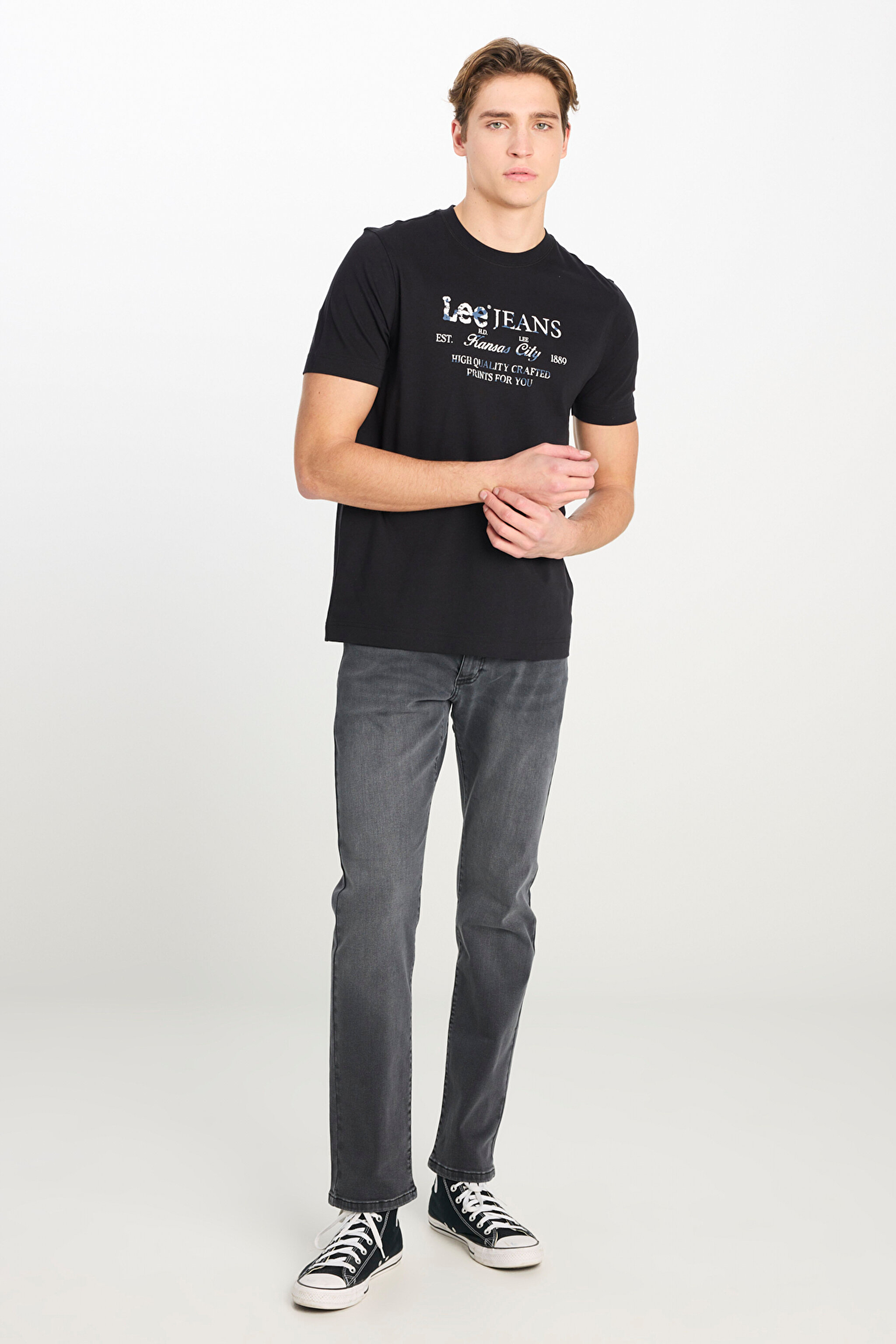 %100 Pamuk Regular Fit Normal Kesim Bisiklet Yaka Grafik Baskılı Siyah Tişört - Black-L2510172001 (görsel 3)
