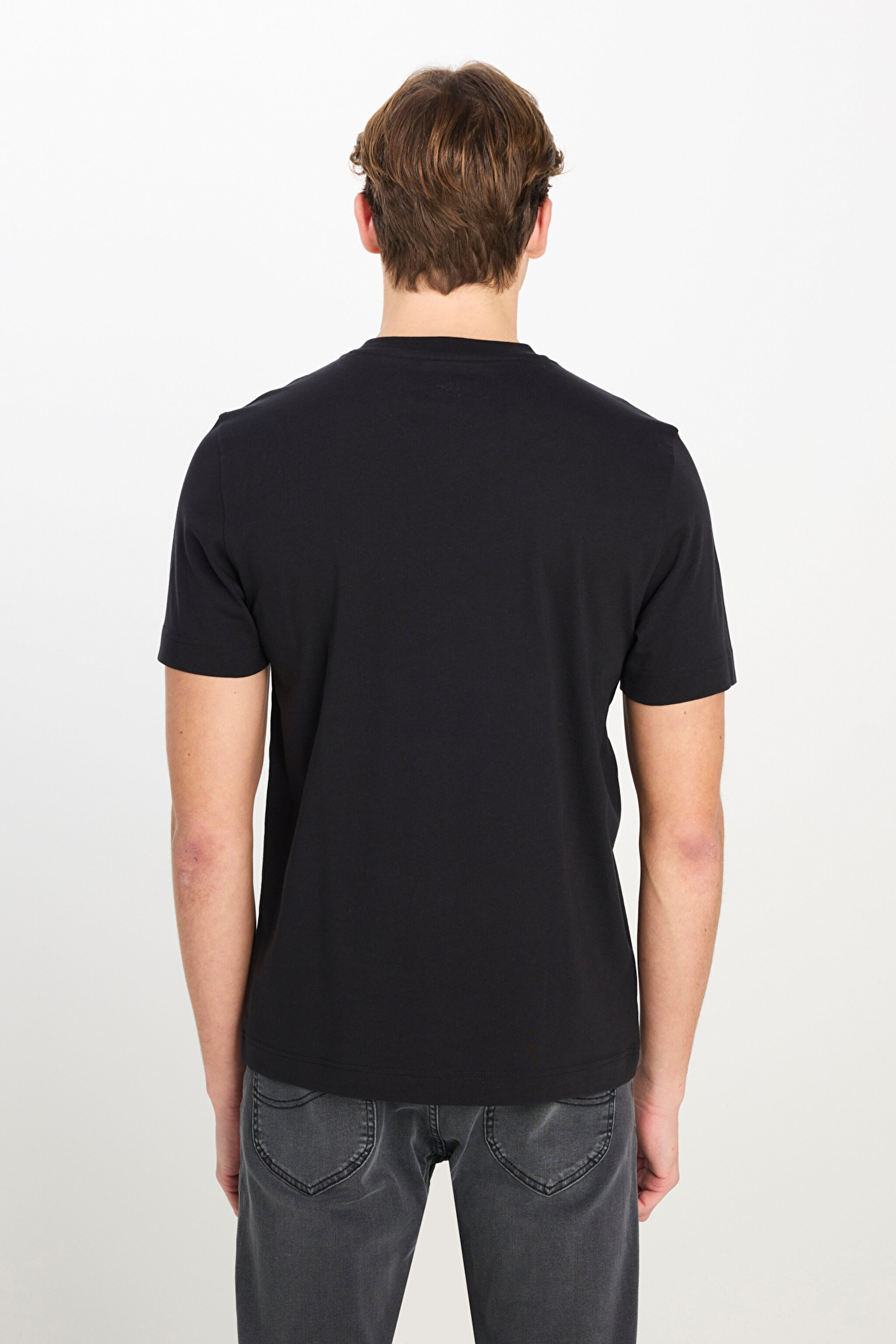 %100 Pamuk Regular Fit Normal Kesim Bisiklet Yaka Grafik Baskılı Siyah Tişört - Black-L2510172001 (görsel 5)
