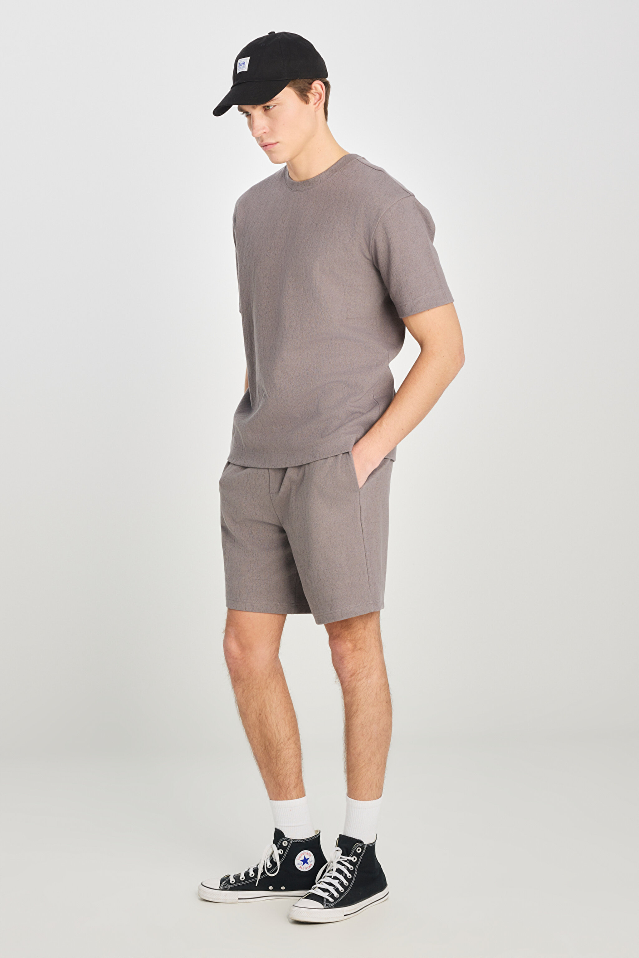 Relaxed Fit Geniş Kesim Bisiklet Yaka Gri Pamuklu Tişört - Gray-L2510271035 (görsel 3)