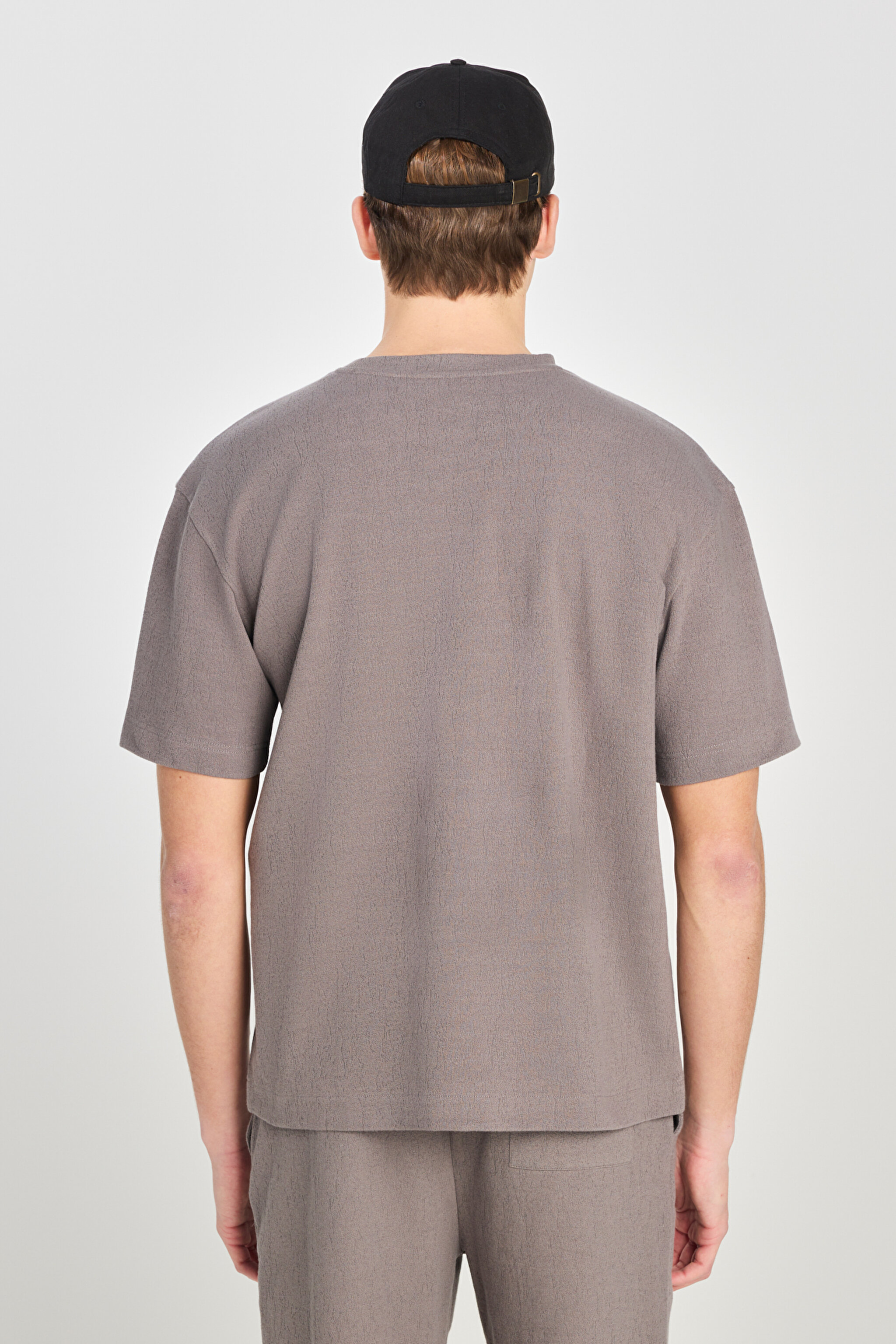 Relaxed Fit Geniş Kesim Bisiklet Yaka Gri Pamuklu Tişört - Gray-L2510271035 (görsel 5)