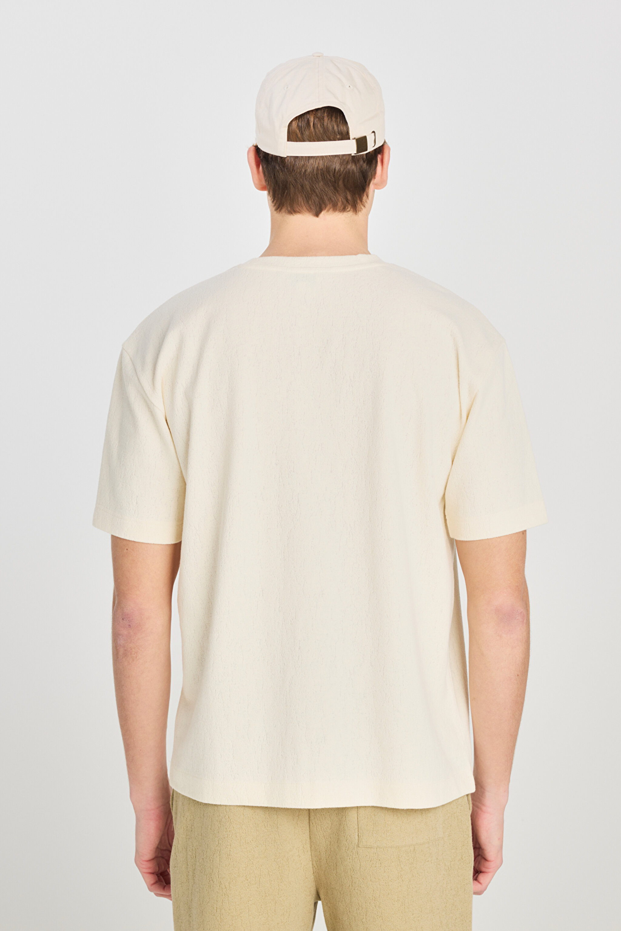 Relaxed Fit Geniş Kesim Bisiklet Yaka Pamuklu Kırık Beyaz Tişört - Off White-L2510271102 (görsel 5)