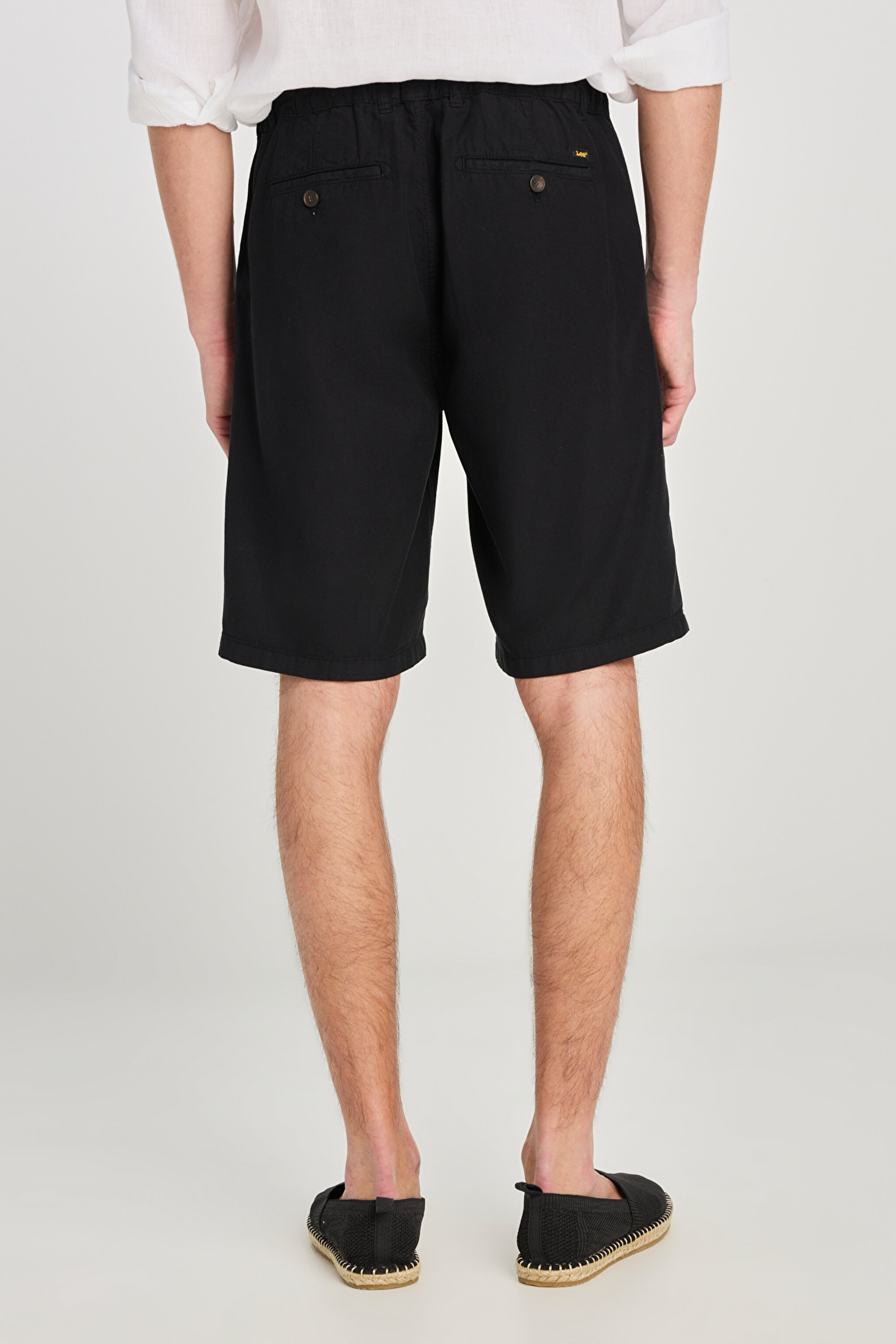 Relaxed Fit Geniş Kesim Lastik Bel Detaylı Esnek Siyah Chino Şort - Black-L2510293001 (görsel 4)