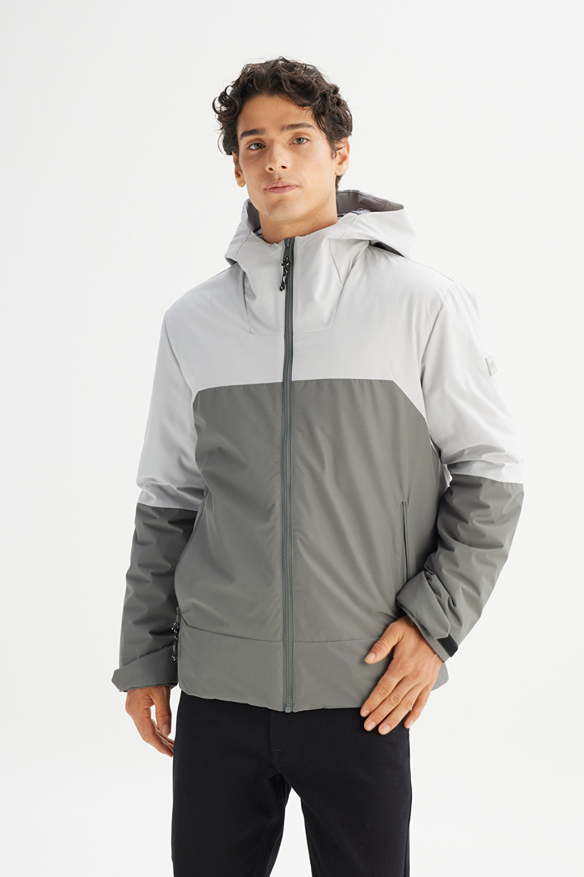 Relaxed Fit Rahat Kesim Kapüşonlu Cepli Şişme Puffer Mont - Anthracite-L2520257003 (görsel 3)