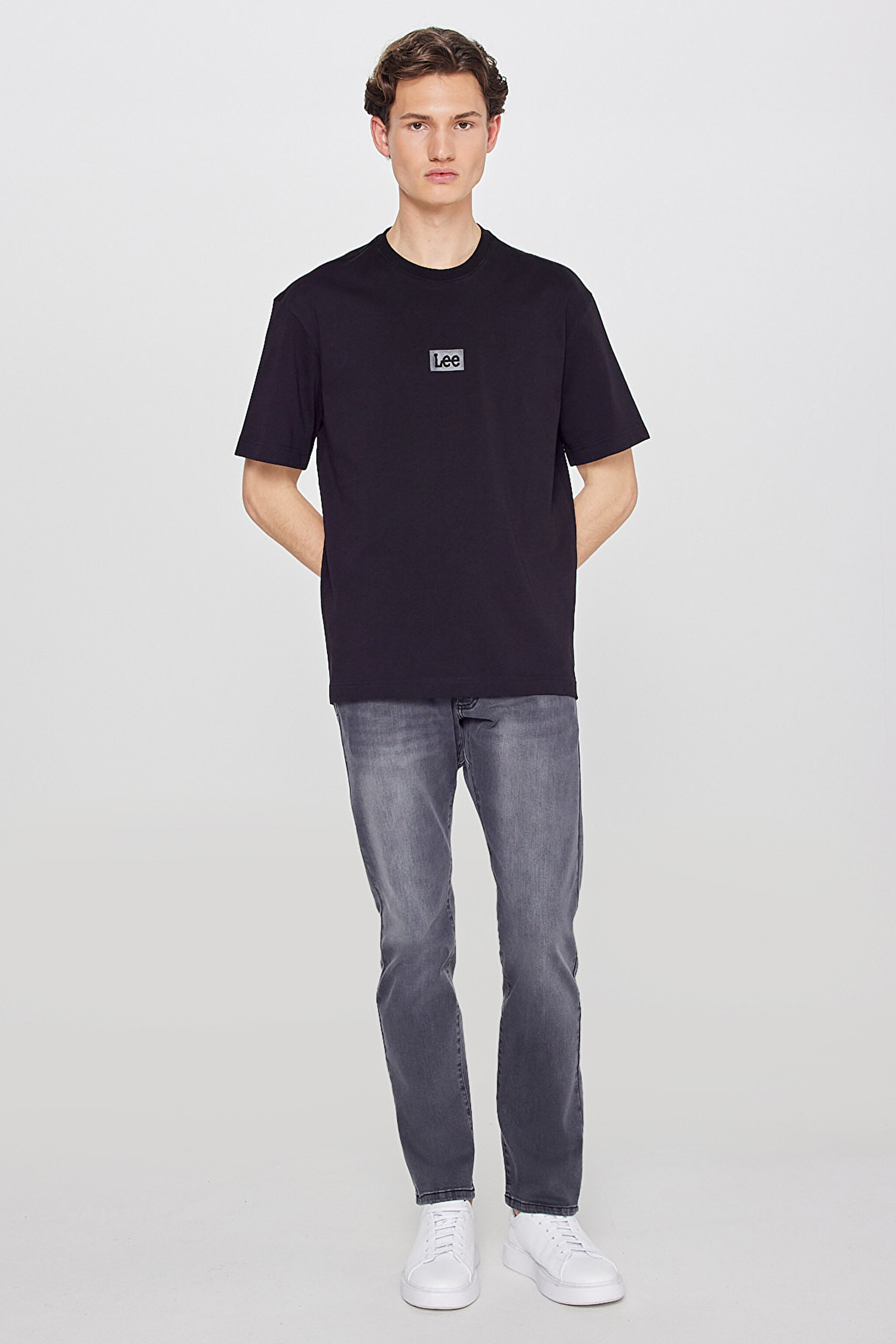 %100 Pamuk Nefes Alabilir Kumaş Loose Fit Rahat Kesim Logo Detaylı Tişört - Black-L2520302001 (görsel 3)