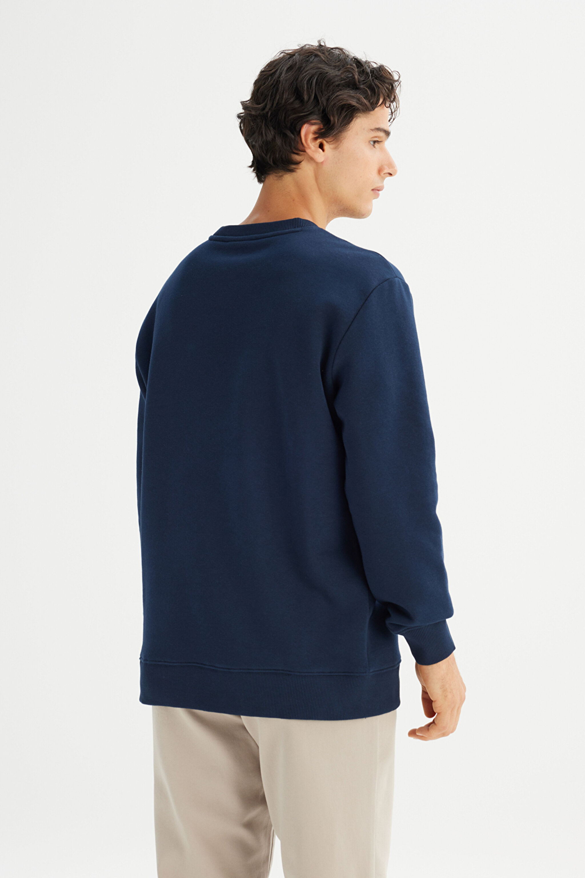 Regular Fit Normal Kesim Bisiklet Yaka İçi Polarlı Lacivert Minimal Logo Sweatshirt - Rivet Navy-L2520365607 (görsel 5)