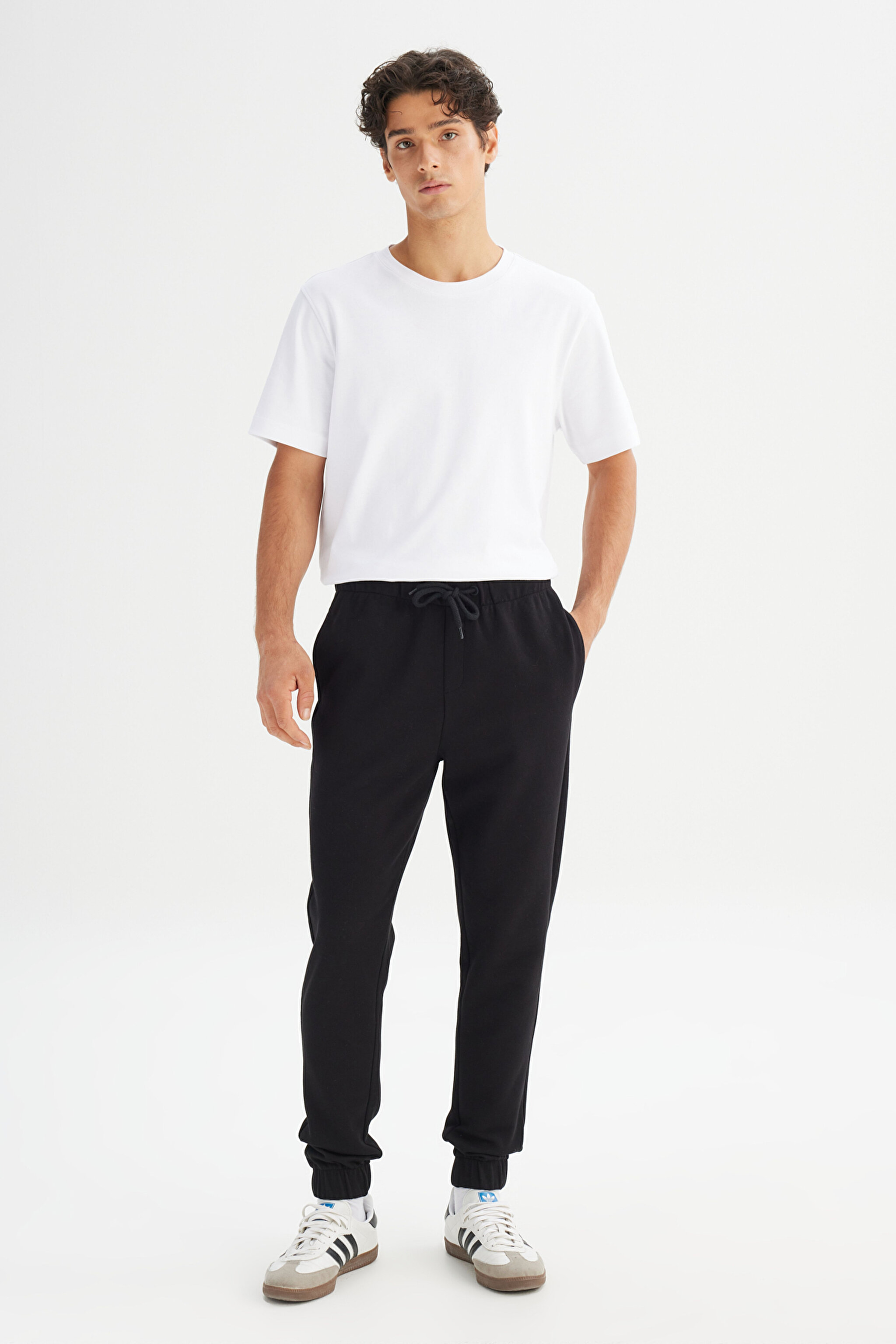 Regular Fit Normal Kesim Ribanalı Paça Siyah Sweatpant Eşofman Altı