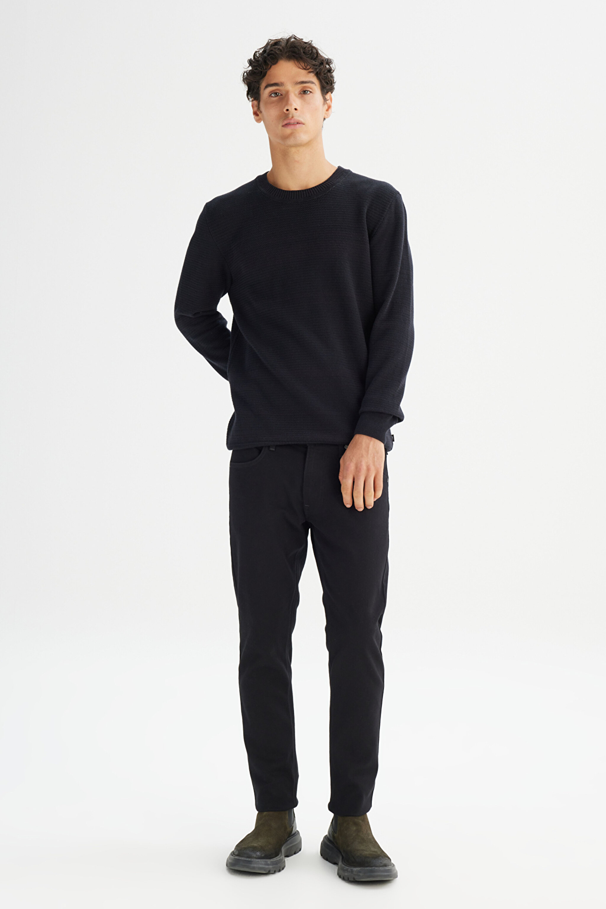 %100 Pamuk Regular Fit Normal Kesim Bisiklet Yaka Triko Kazak - Black-L2520373001 (görsel 2)