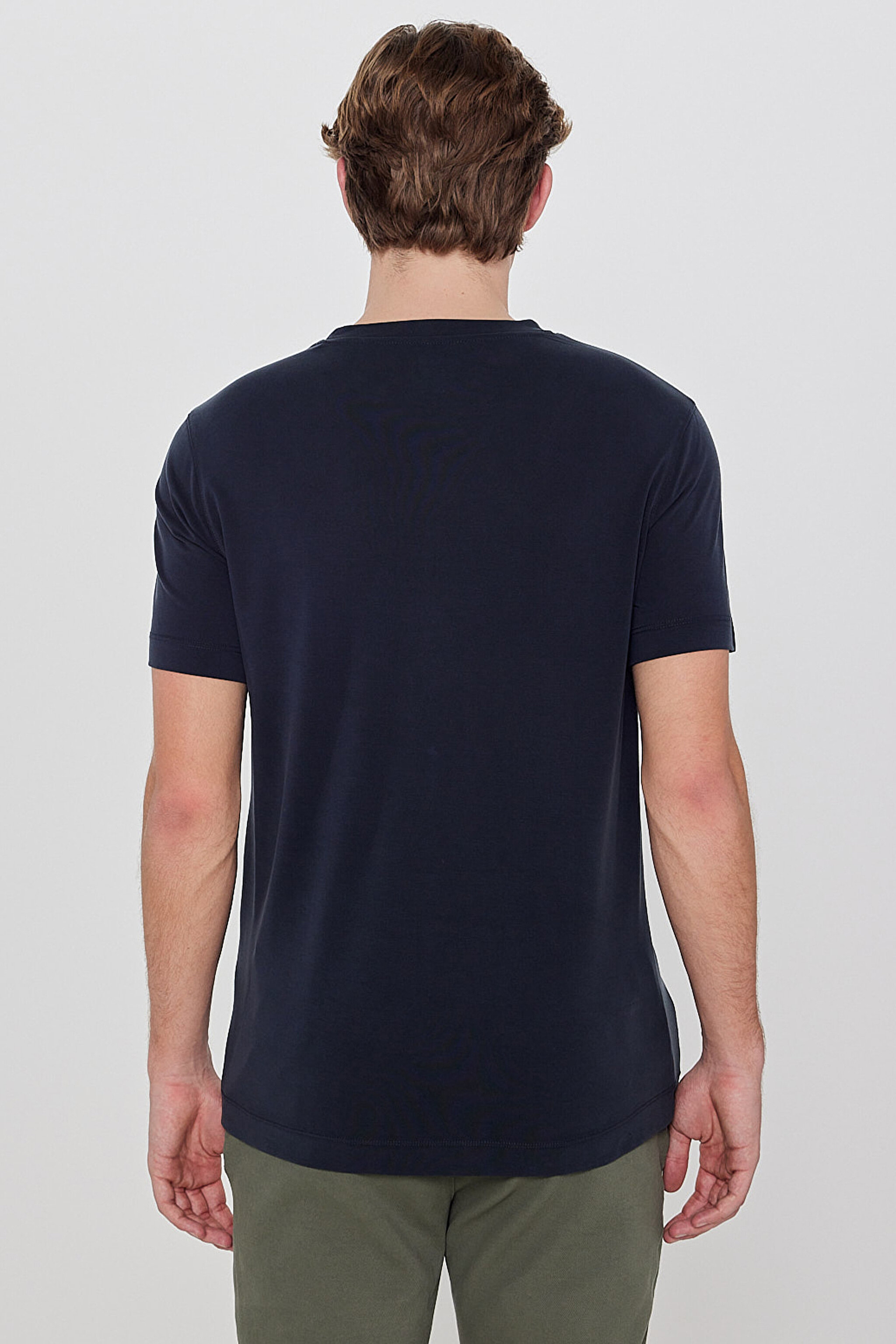 Yumuşak Dokulu Regular Fit Normal Kesim Bisiklet Yaka Premium Tişört - Black-L2610126001 (görsel 5)