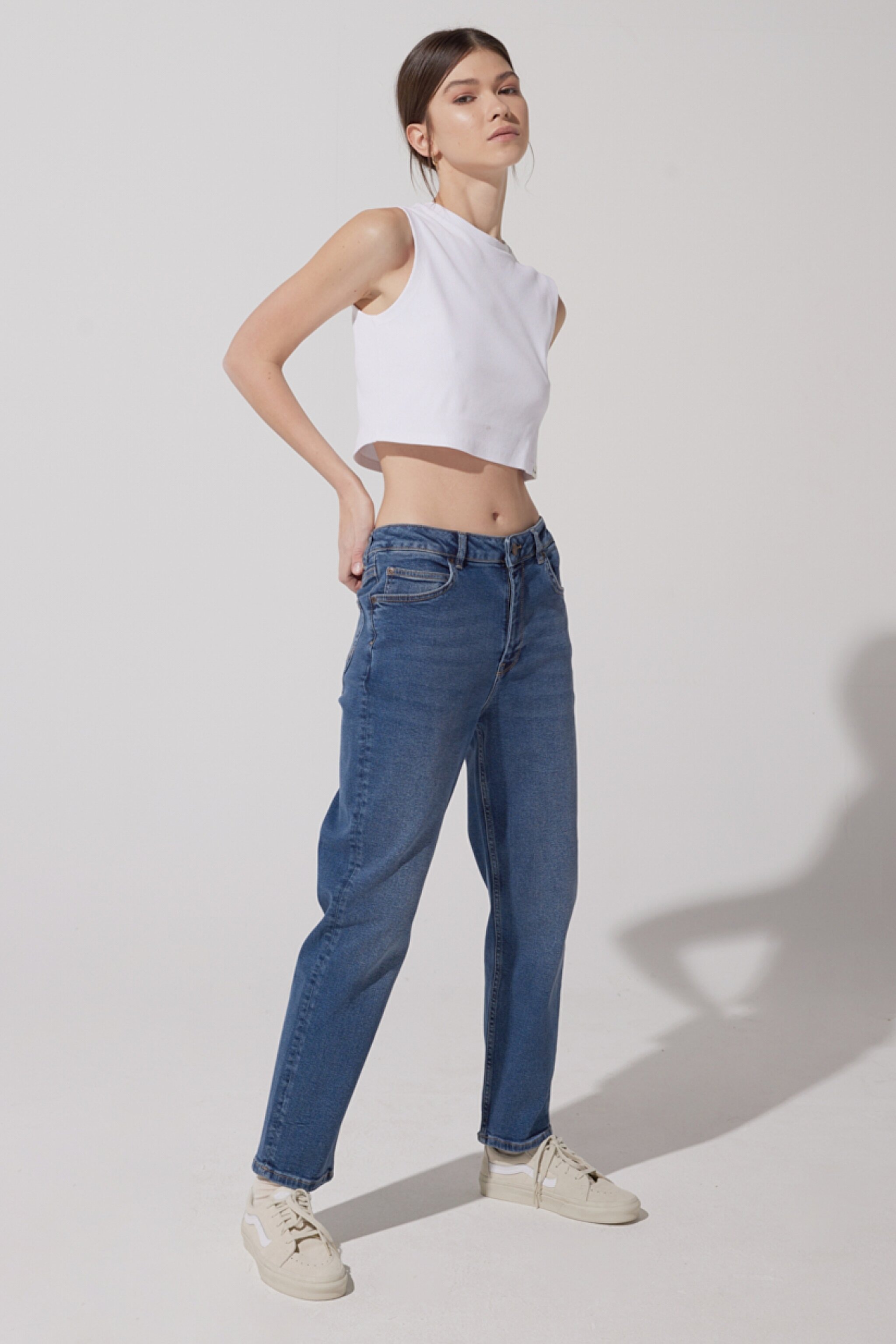 Carol Straight Fit Düz Kesim Yüksek Bel Mavi Esnek Jean Kot Pantolon - Mid Blue-L30U008XT (görsel 4)