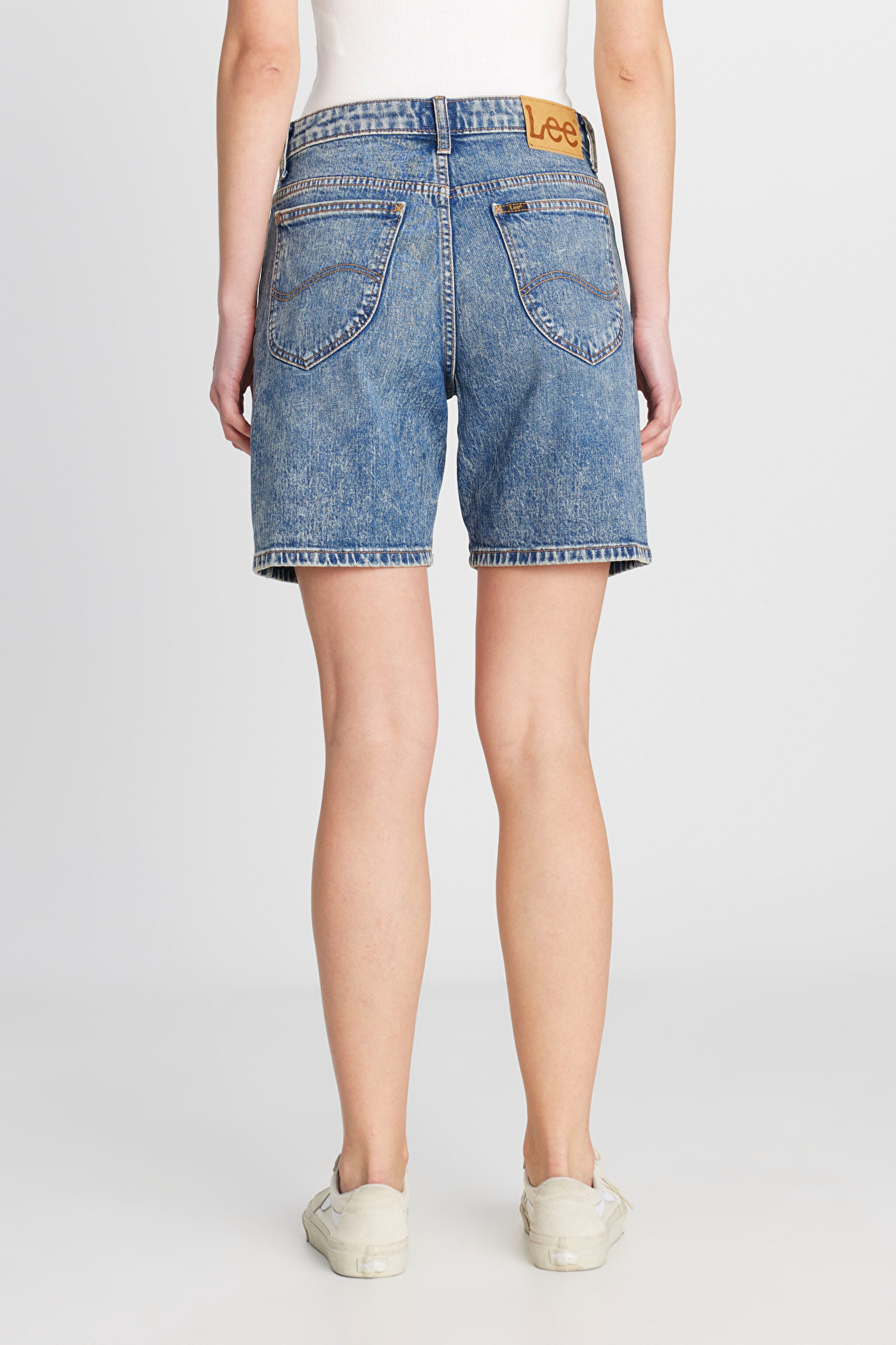 Slim Fit Dar Kesim Normal Bel Mavi Bermuda Jean Kot Şort - Collapsing Wave-L35O205107F92 (görsel 4)