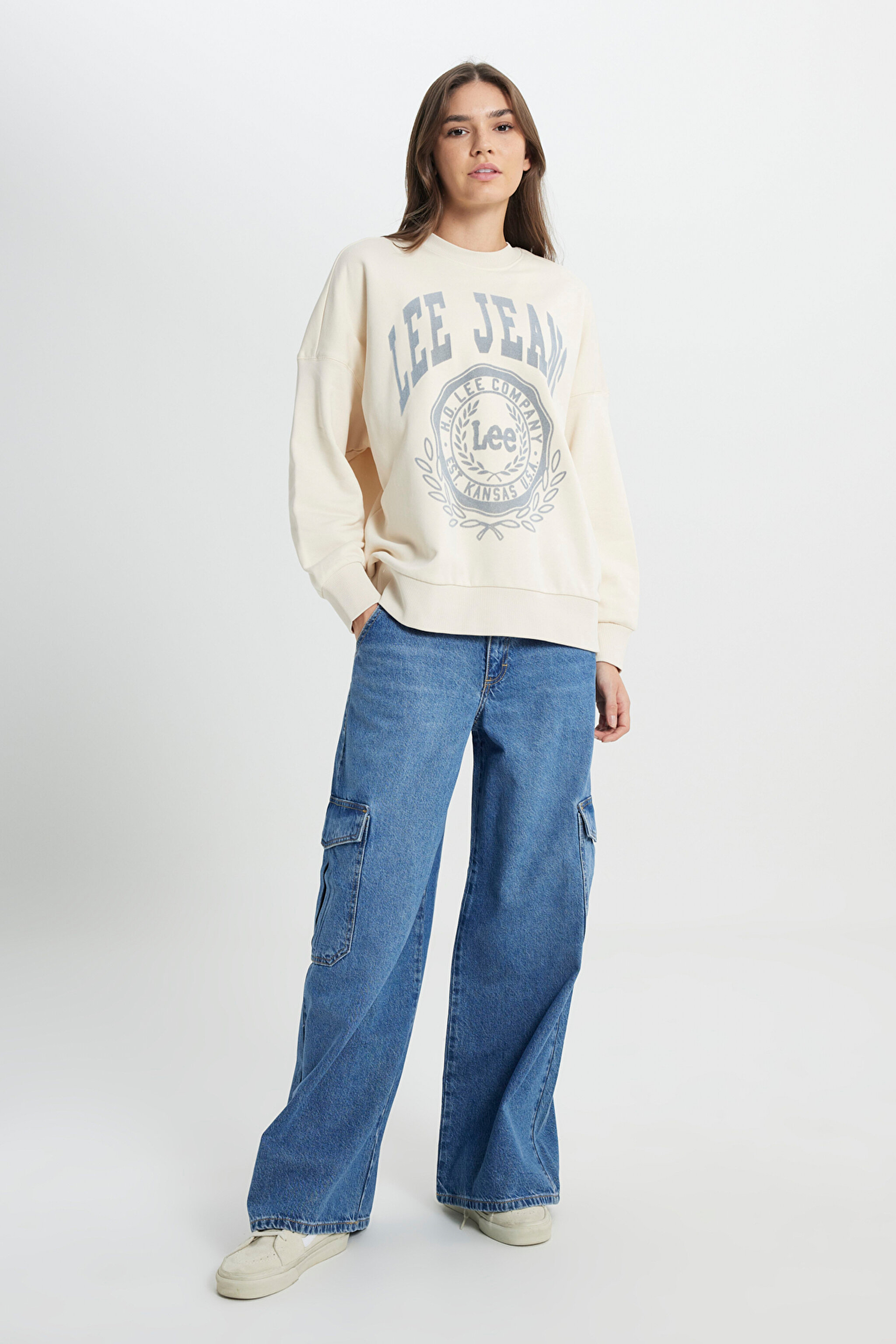 Loose Fit Rahat Kesim Bisiklet Yaka Şardonlu Ekru Sweatshirt - Ecru-L36ILJDN (görsel 4)