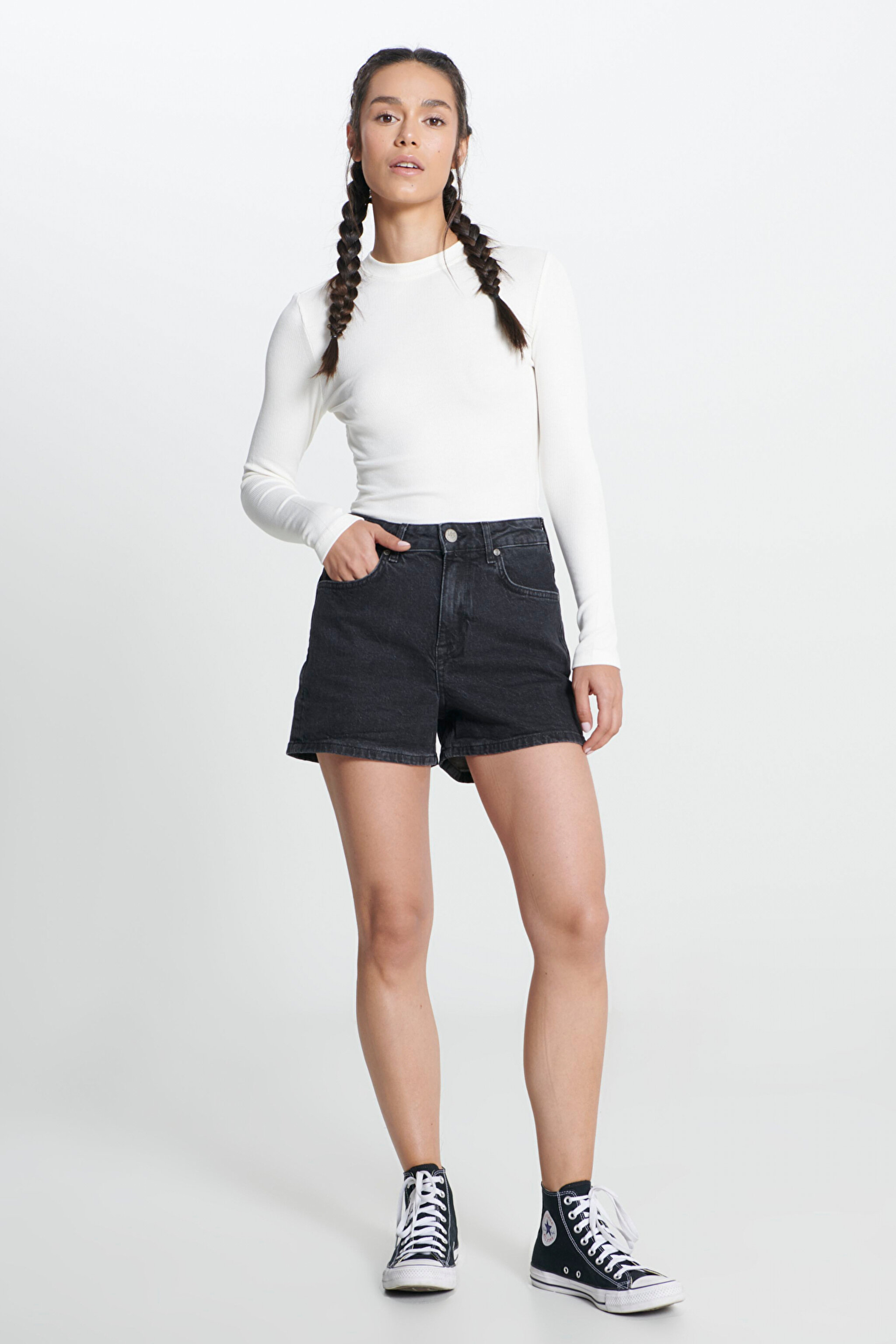 Carol Straight Fit Düz Kesim Yüksek Bel Esnek Jean Kot Şort