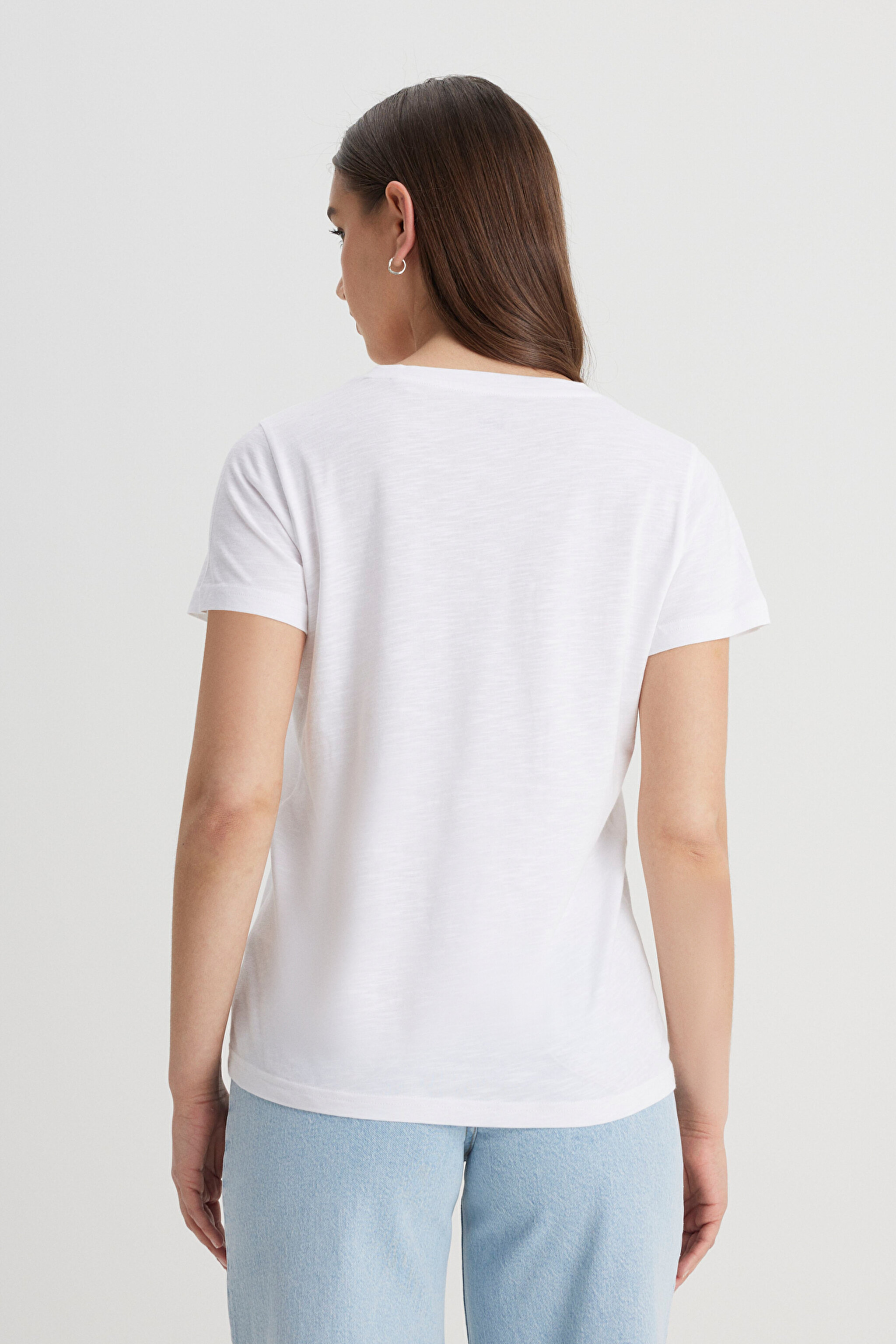 Regular Fit Rahat Kesim V Yaka Tişört - Bright White-L41JENLJ (görsel 5)