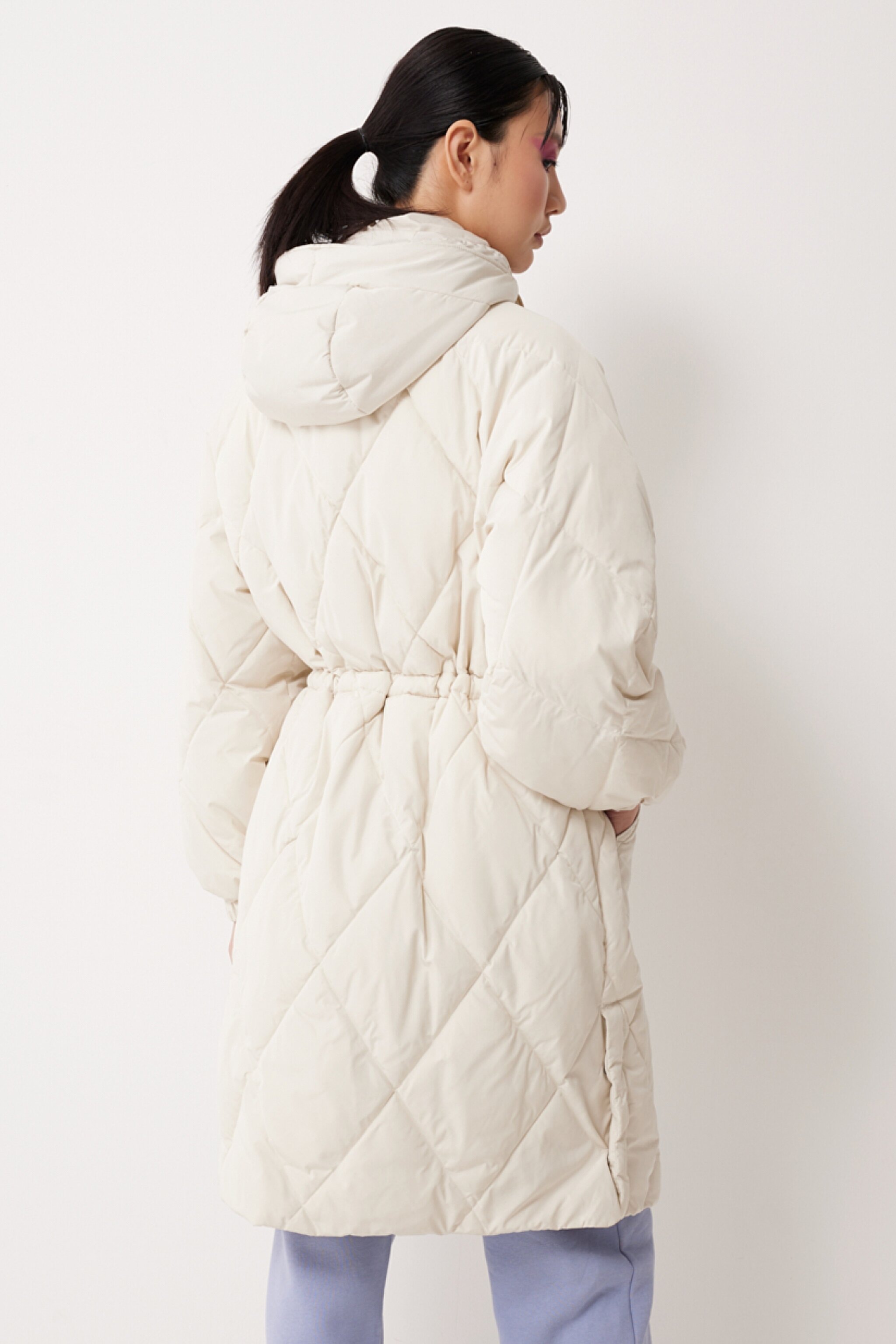 Regular Fit Normal Kesim Kapüşonlu Uzun Şişme Mont - Ecru-L55KEVDN (görsel 7)