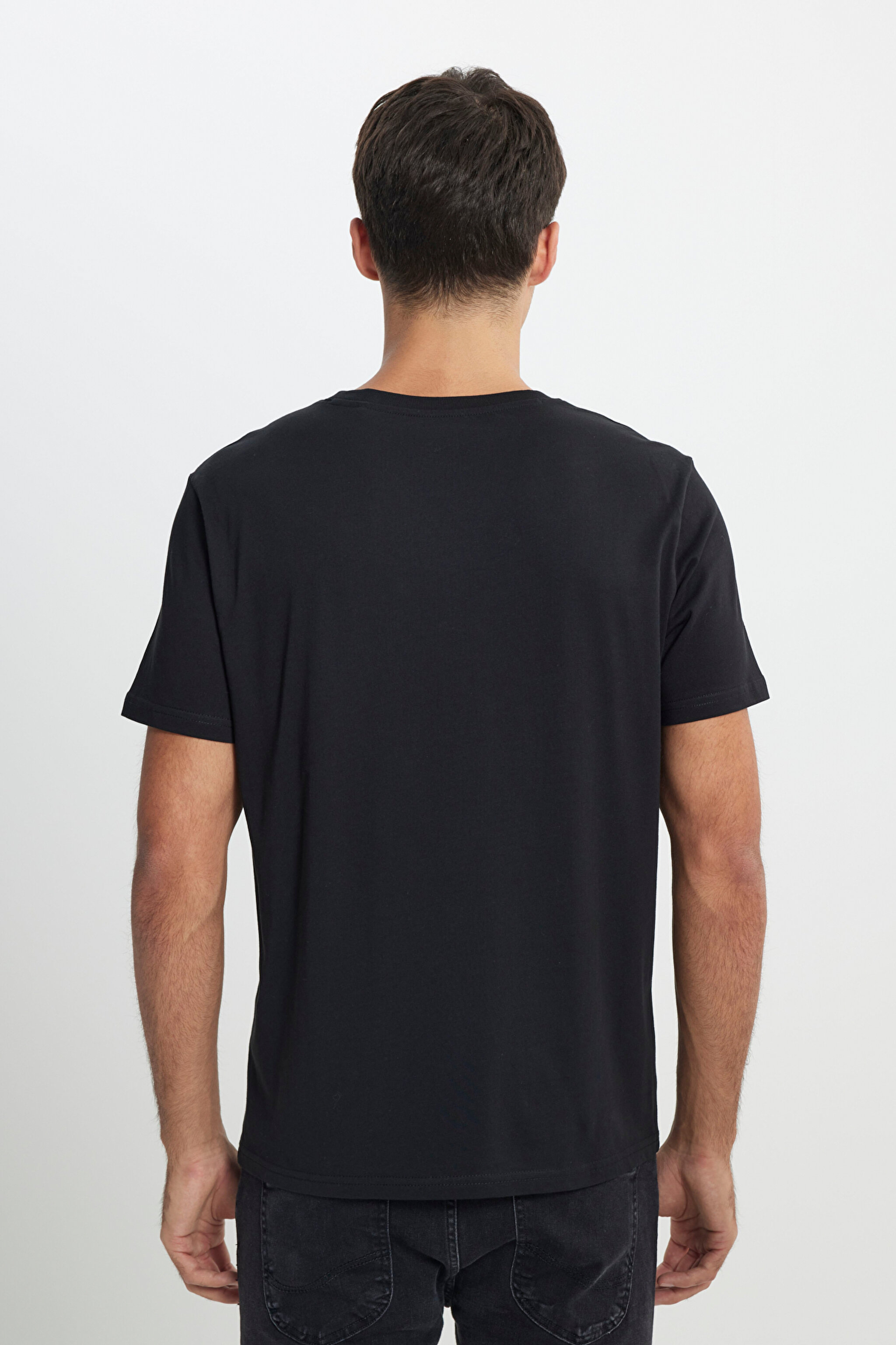 Regular Fit Normal Kesim Sıfır Yaka %100 Pamuk Logolu Tişört - Black-L65QAI01 (görsel 6)