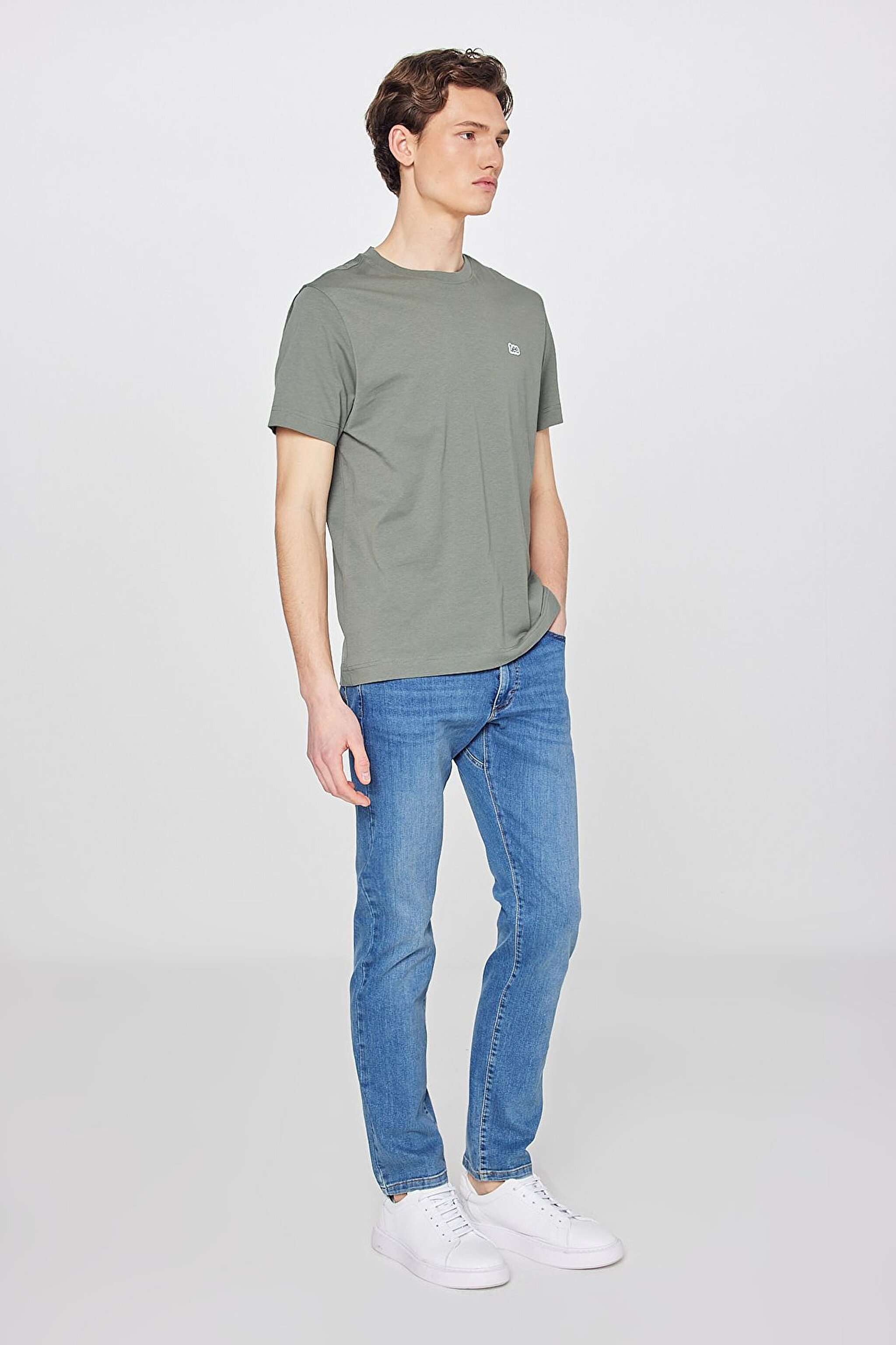 Slim Tapered Fit Dar Kesim Normal Bel Düz Paça Extreme Motion Mavi Slim Tapered Fit Dar Kesim Normal Bel Düz Paça Extreme Motion Mavi