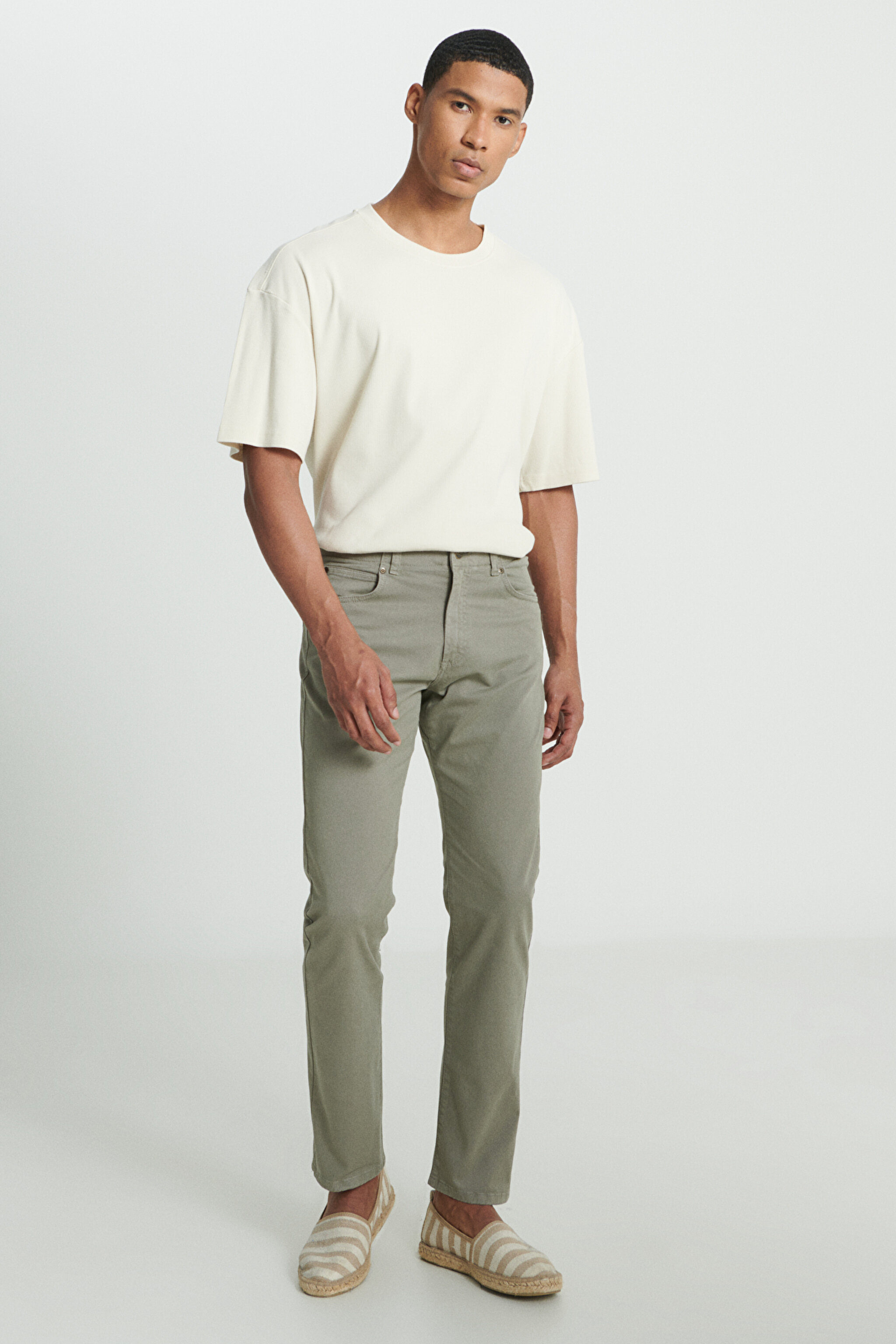 Slim Fit Dar Kesim Normal Bel Dar Paça Taş Rengi Extreme Motion Pantolon