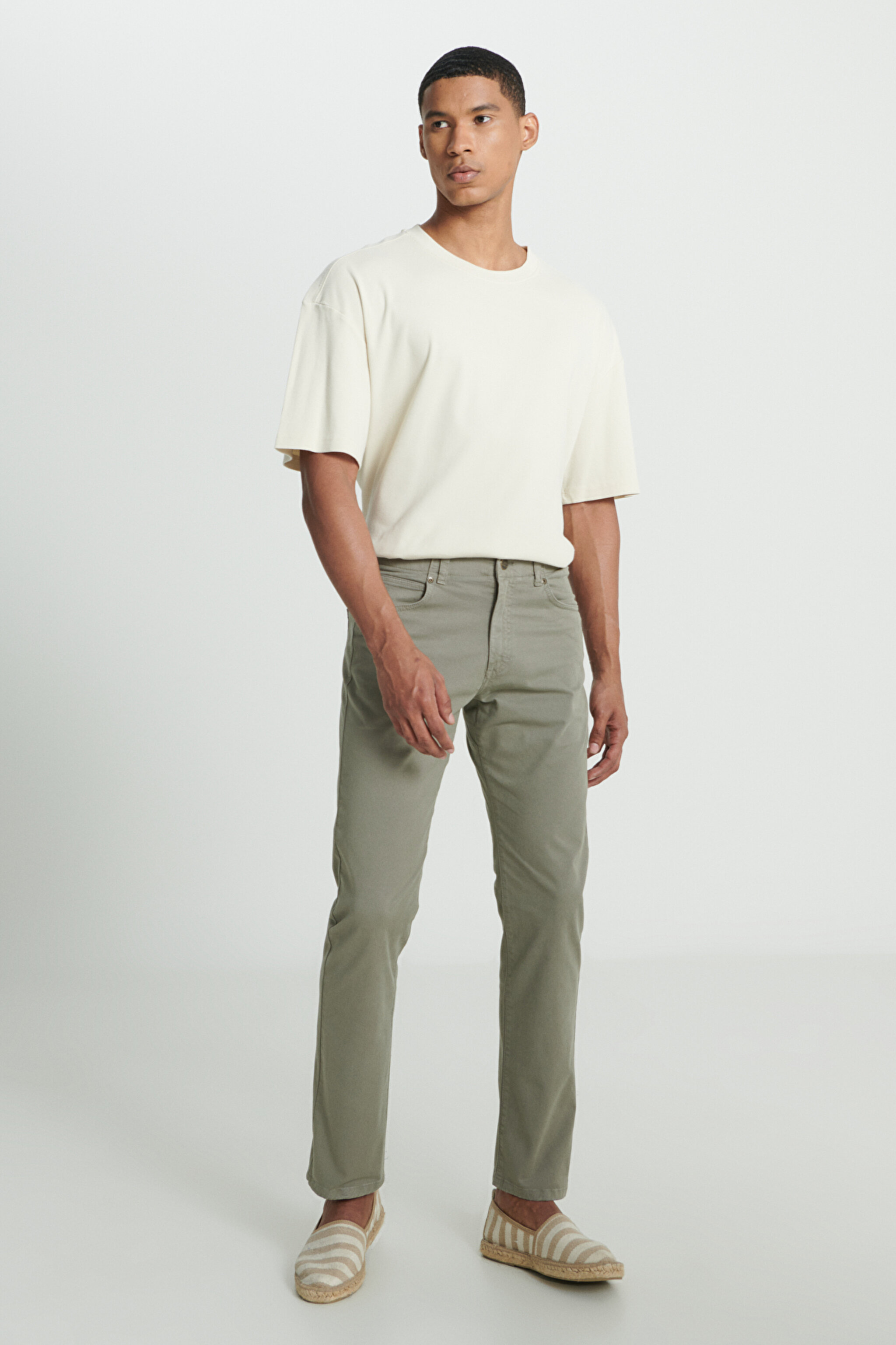 Slim Fit Dar Kesim Normal Bel Dar Paça Taş Rengi Extreme Motion Pantolon - Ecru-L72AA5708A95 (görsel 2)