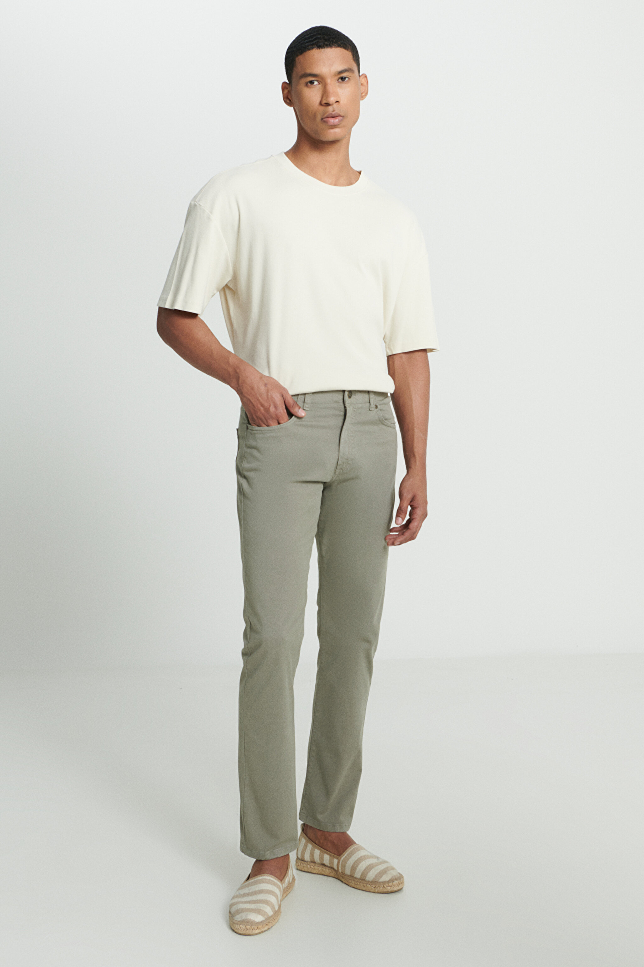 Slim Fit Dar Kesim Normal Bel Dar Paça Taş Rengi Extreme Motion Pantolon - Ecru-L72AA5708A95 (görsel 3)