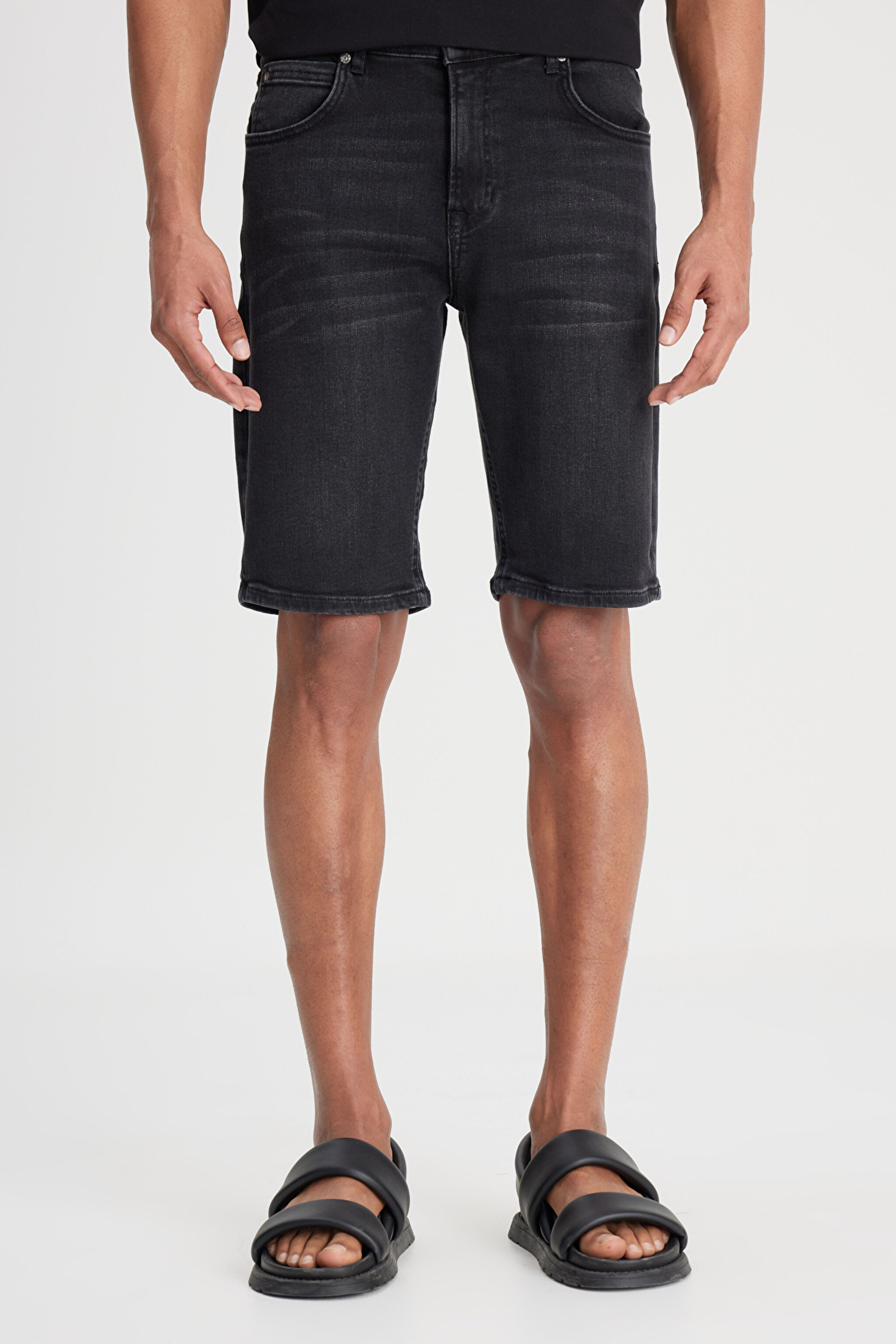 Regular Fit Normal Kesim Normal Bel Siyah Esnek Jean Kot Şort - Black Worn in-L73MKPC48 (görsel 7)