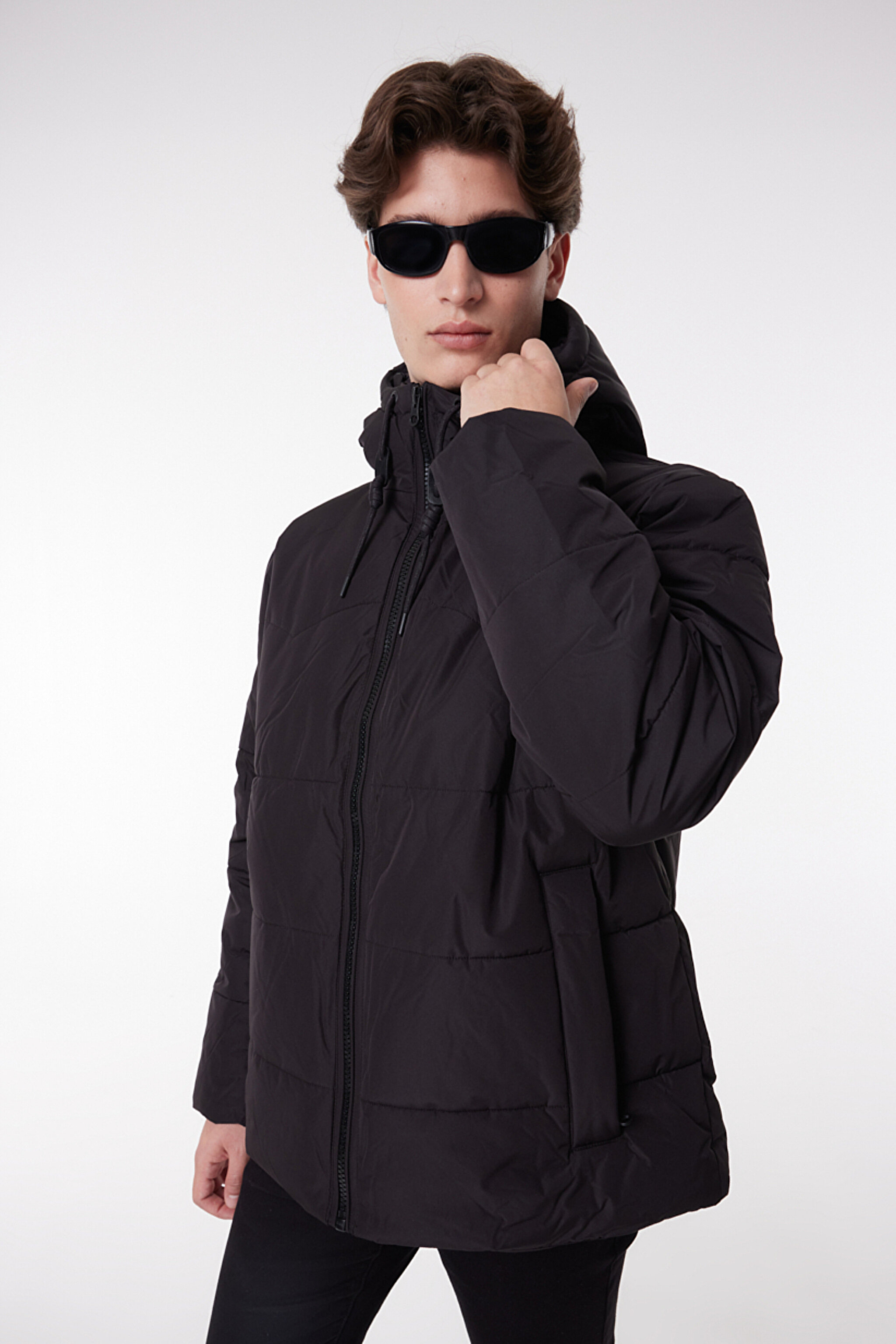 Regular Fit Normal Kesim Kapüşonlu Siyah Şişme Mont - Black-L88BNY01 (görsel 3)