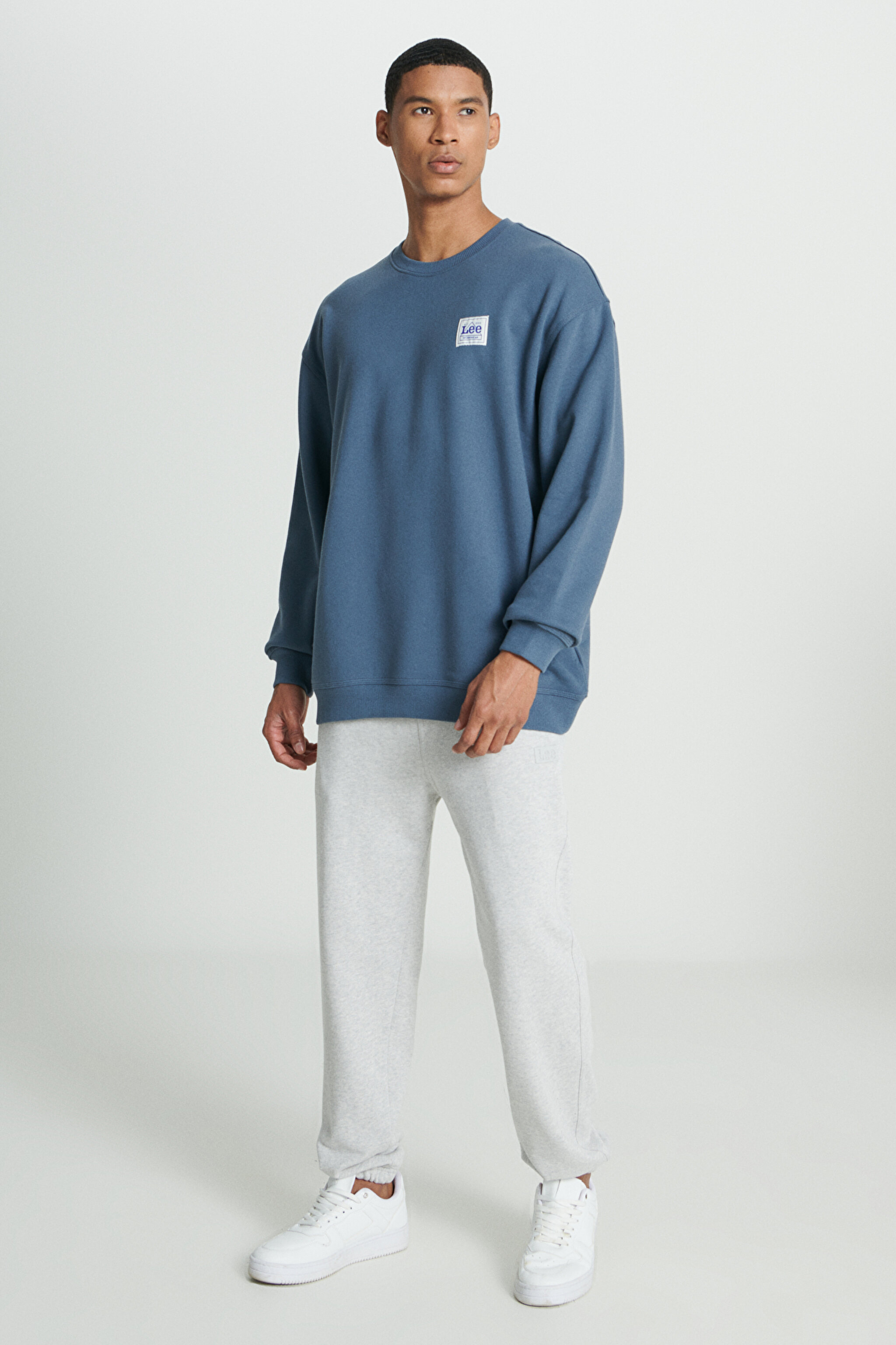 Relaxed Fit Geniş Kesim %100 Pamuk Bisiklet Yaka Şardonlu İndigo Sweatshirt - Deep Waters-LM01RJA62 (görsel 3)