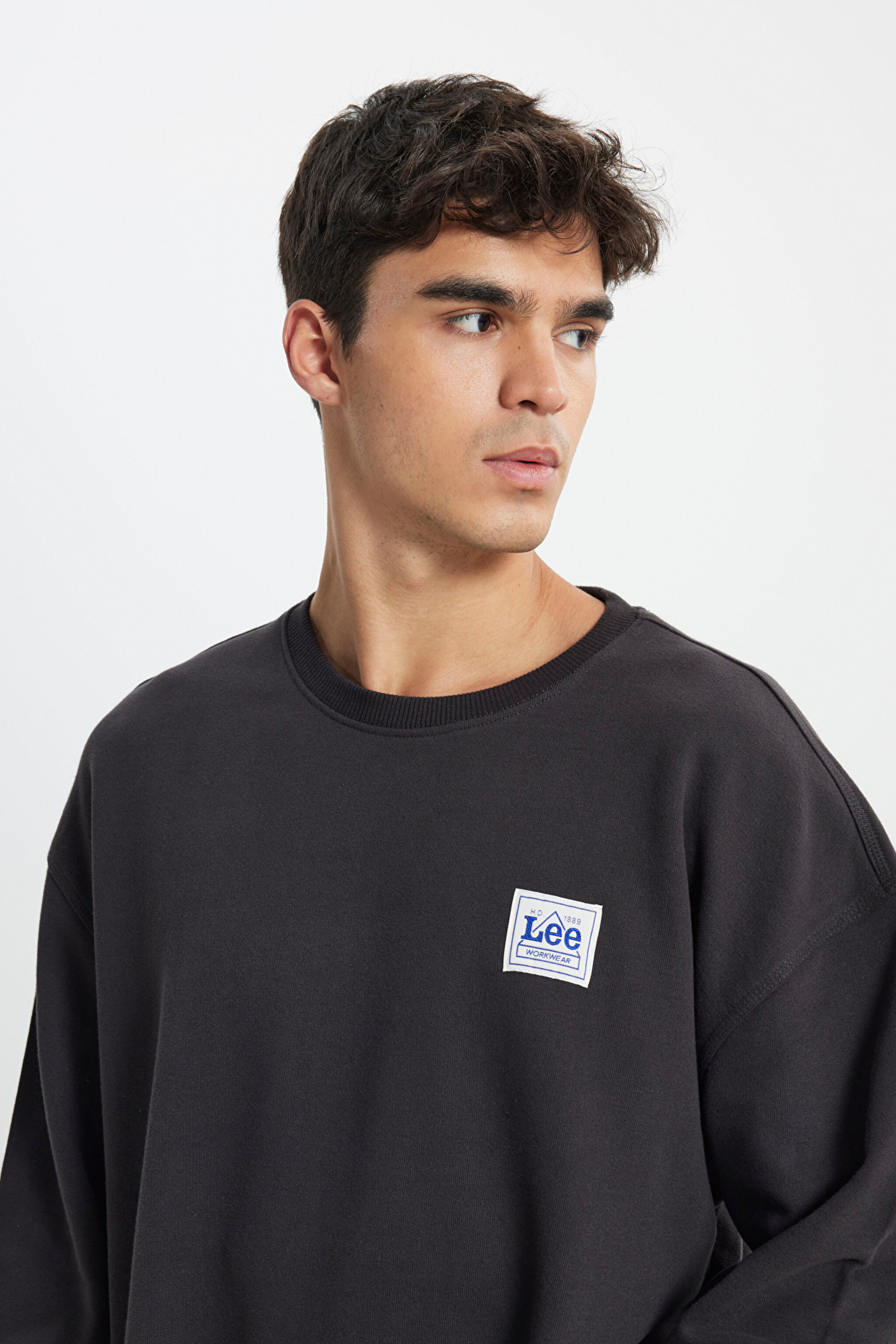 Relaxed Fit Geniş Kesim %100 Pamuk Bisiklet Yaka Şardonlu Antrasit Sweatshirt - Washed Black-LM01RJON (görsel 3)