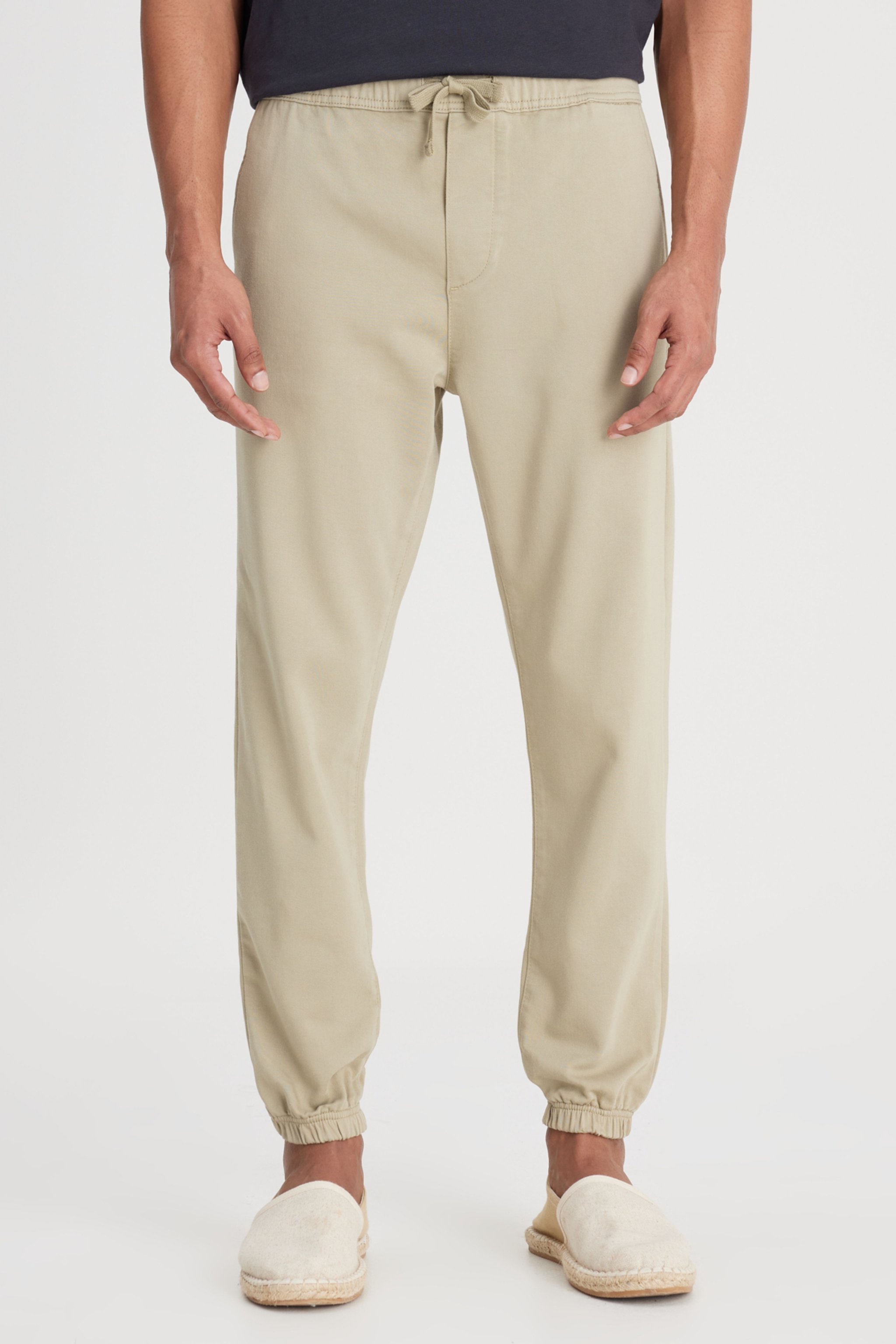 Slim Fit Dar Kesim Normal Bel Dar Paça Açık Yeşil Jogger Pantolon