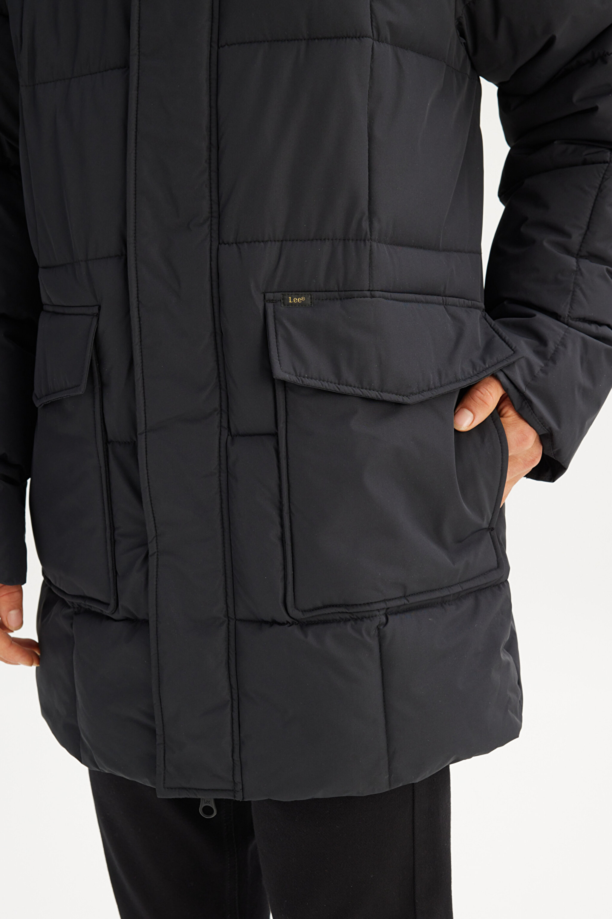 Regular Fit Normal Kesim Kapüşonlu Kapitone Desenli Cepli Mont