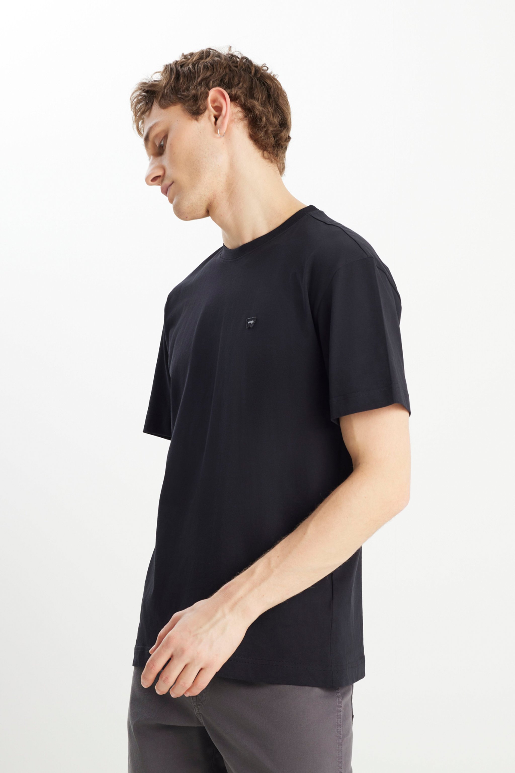 %100 Pamuk Relaxed Fit Normal Kesim Bisiklet Yaka Siyah Tişört - Black-MW7NM203877001 (görsel 2)