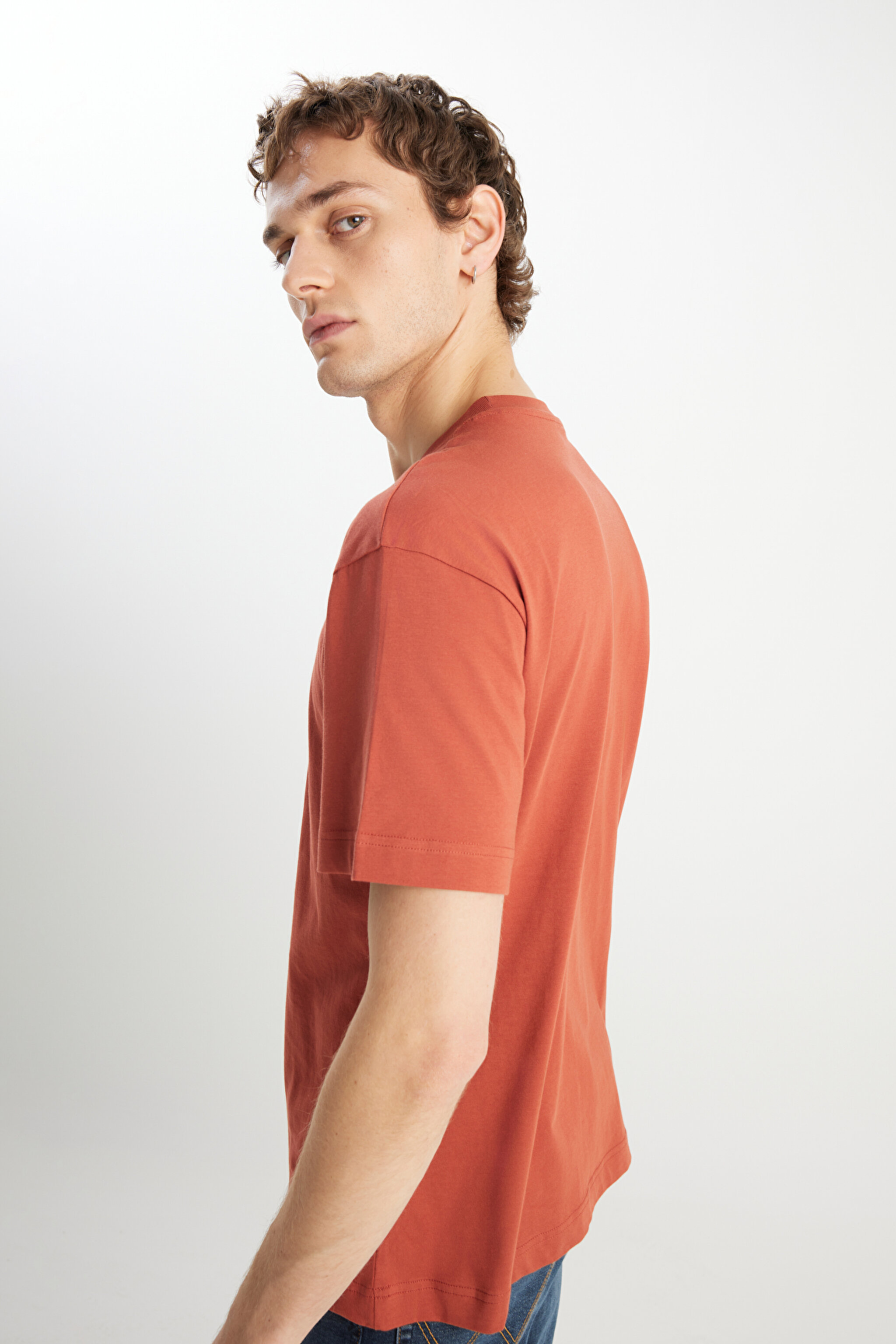 %100 Pamuk Relaxed Fit Geniş Kesim Minimal Logo Siyah Tişört - Brick-MW7NM203877222 (görsel 4)