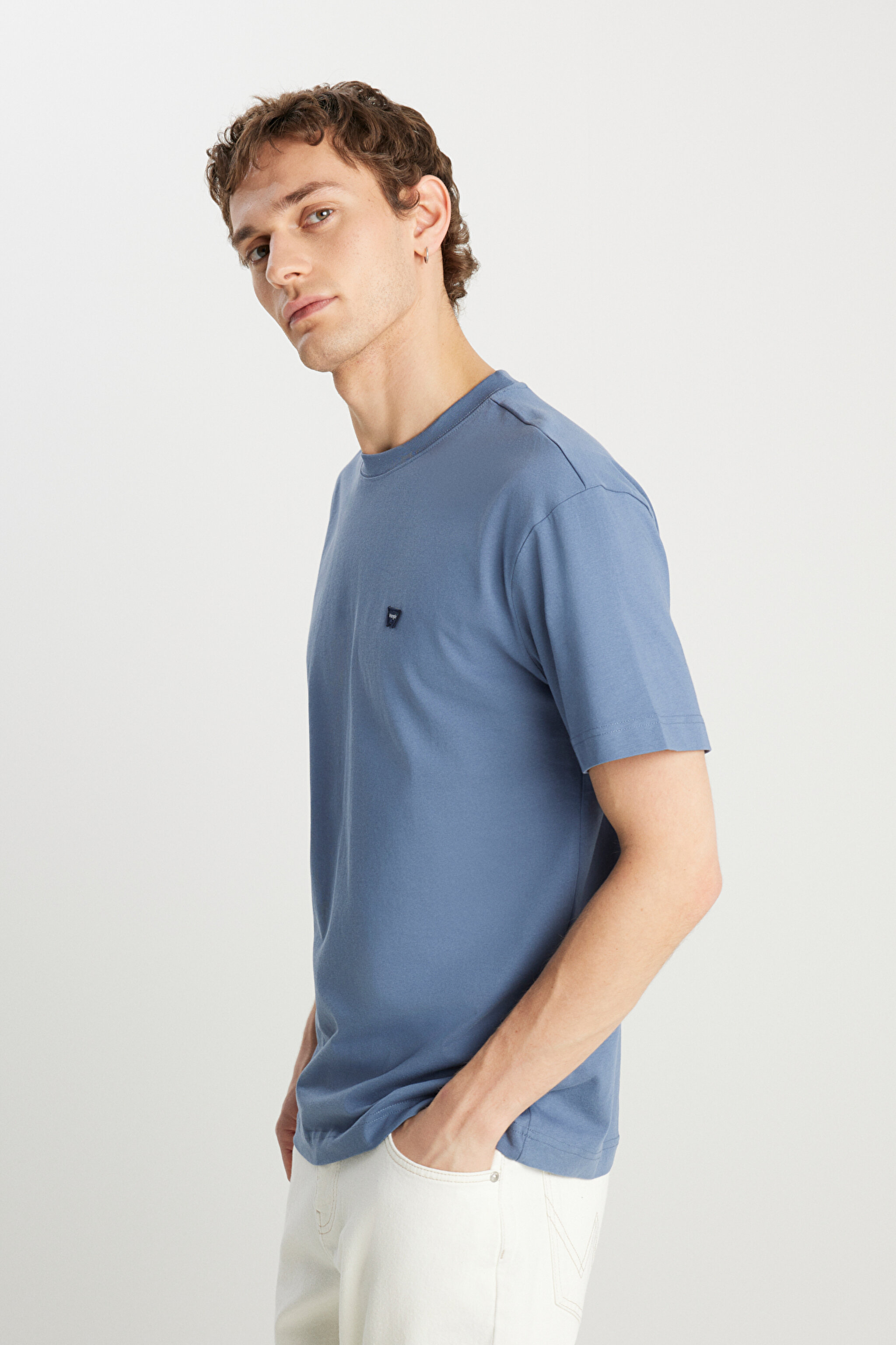 %100 Pamuk Relaxed Fit Geniş Kesim Bisiklet Yaka Minimal Logo Açık Mavi Tişört - Dusty Blue-MW7NM203877223 (görsel 2)