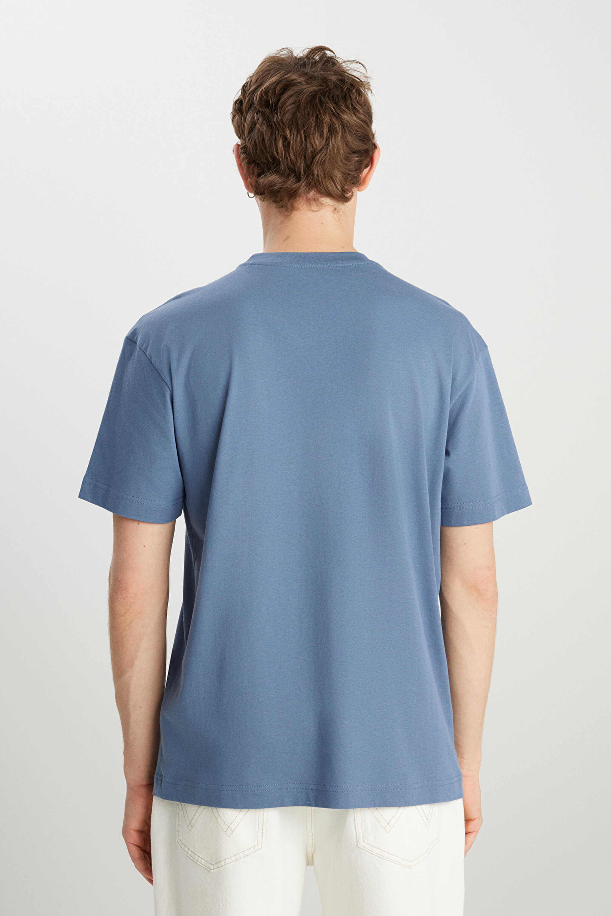 %100 Pamuk Relaxed Fit Geniş Kesim Bisiklet Yaka Minimal Logo Açık Mavi Tişört - Dusty Blue-MW7NM203877223 (görsel 5)