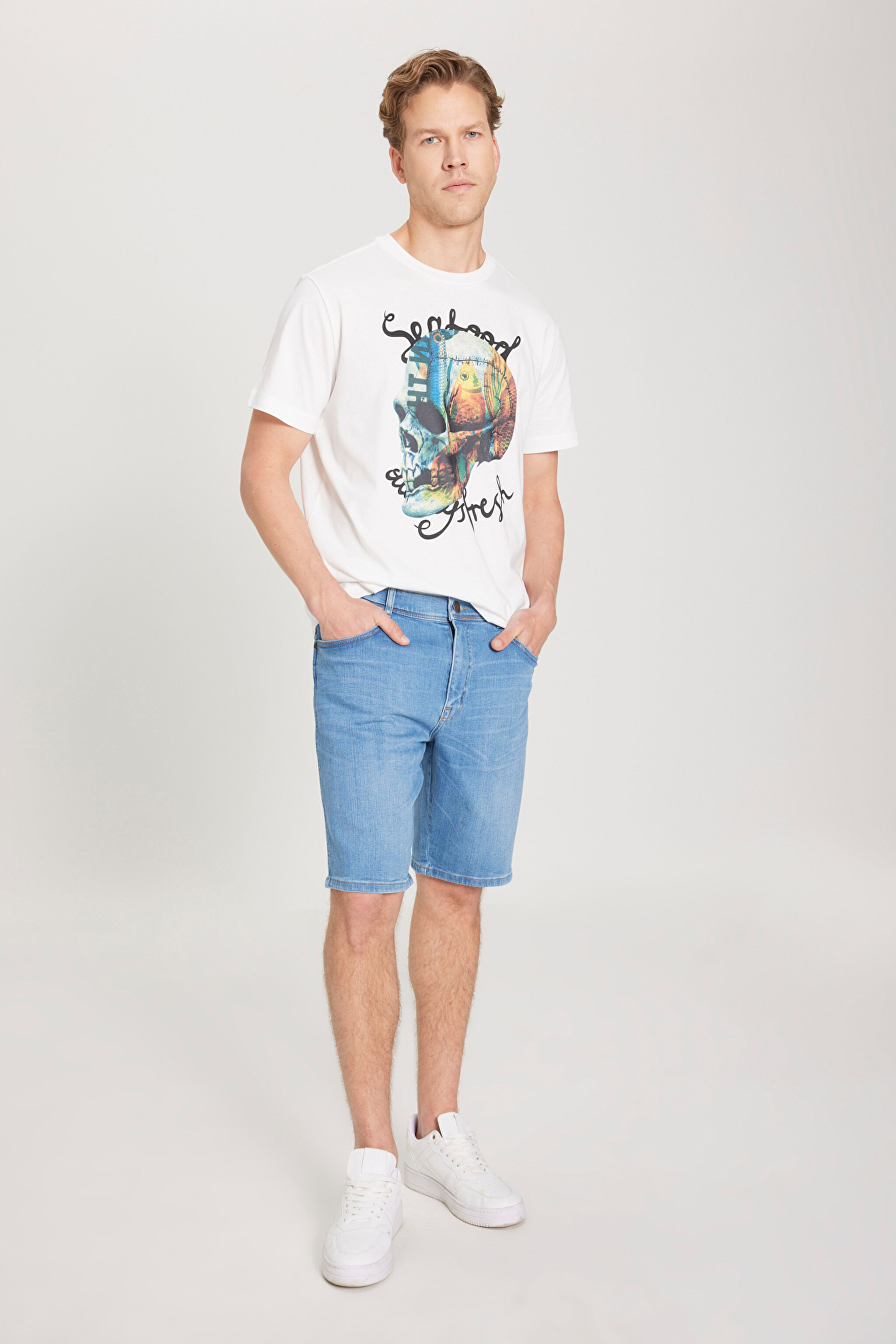 Regular Fit Normal Kesim Normal Bel Açık Mavi Esnek Jean Kot Şort - Vito-W11CAG42E