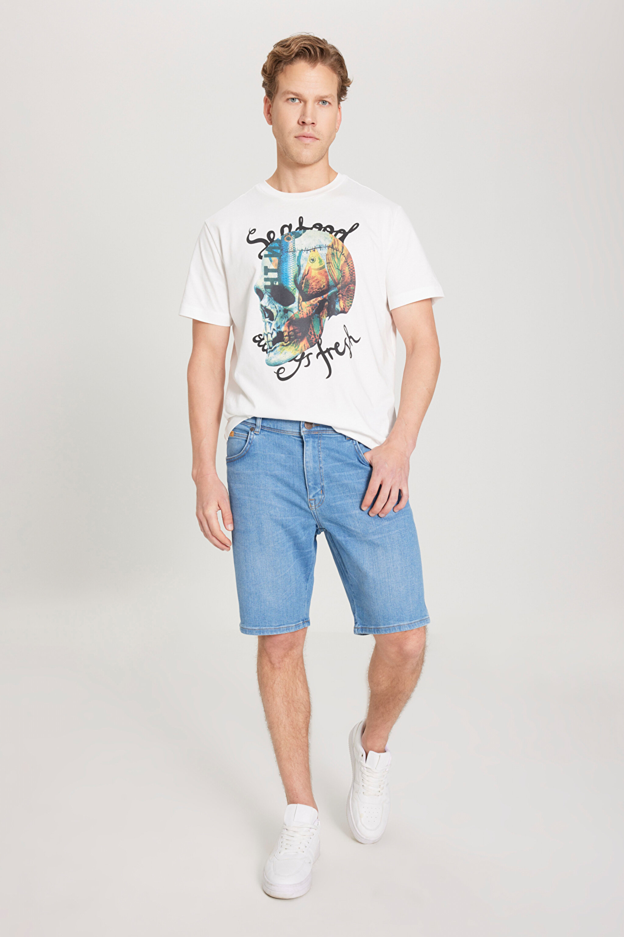 Regular Fit Normal Kesim Normal Bel Açık Mavi Esnek Jean Kot Şort - Vito-W11CAG42E (görsel 2)