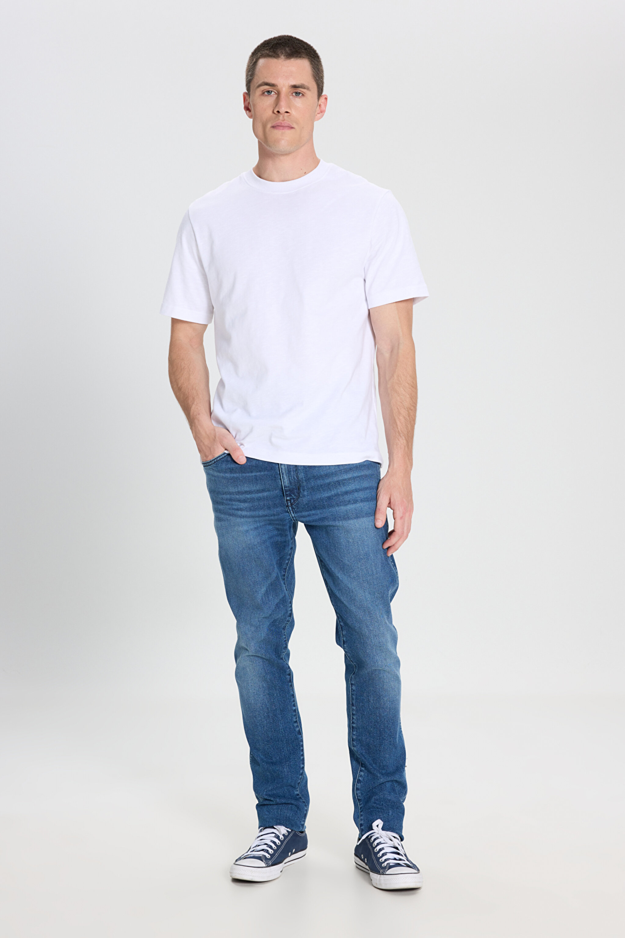 Slim Fit Dar Kesim Düşük Bel Normal Paça Larston Mavi Esnek Jean Denim Pantolon