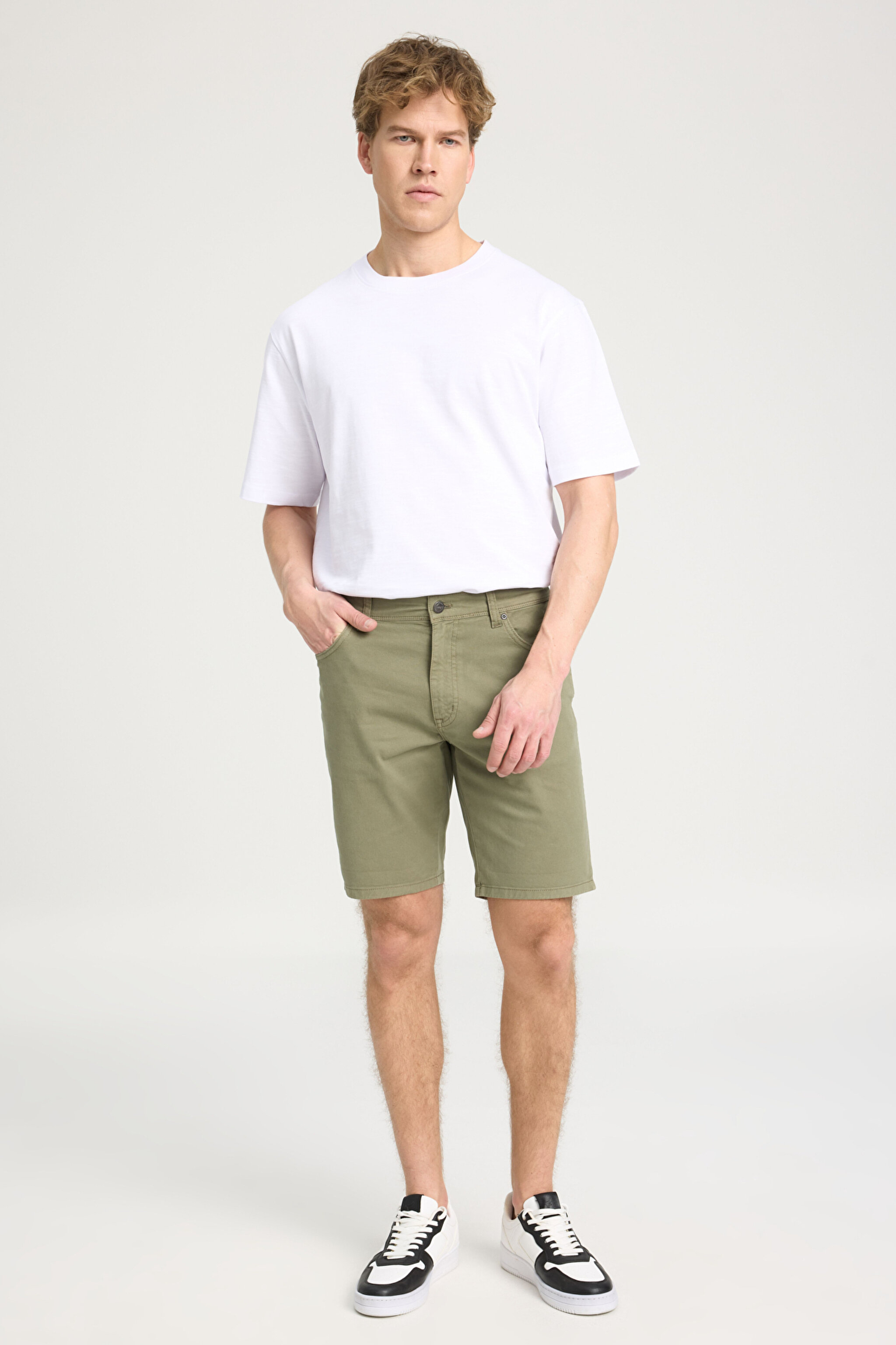 Regular Fit Normal Kesim Şort