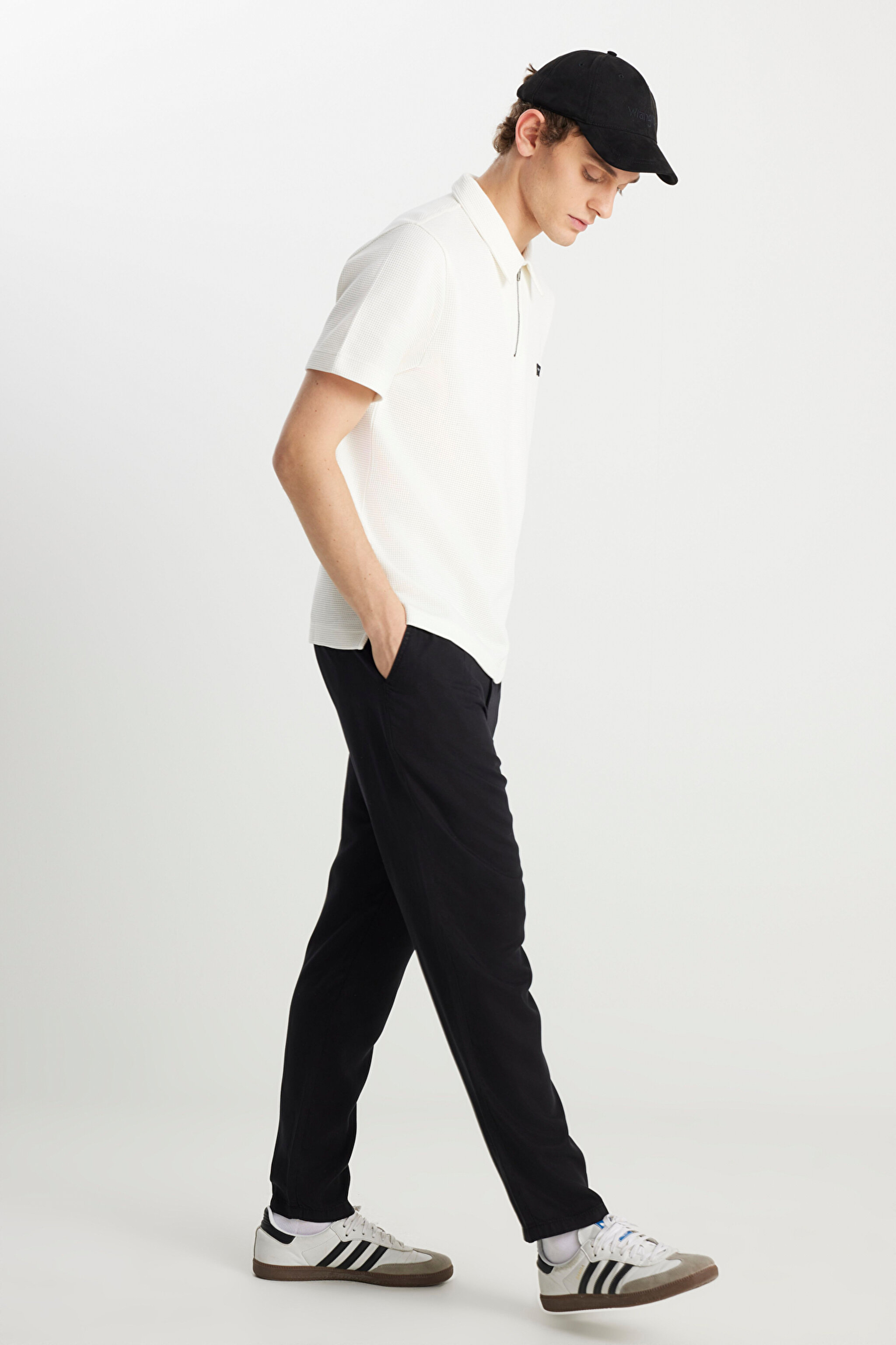 Regular Fit Normal Kesim Yumuşak Dokulu Siyah Pantolon