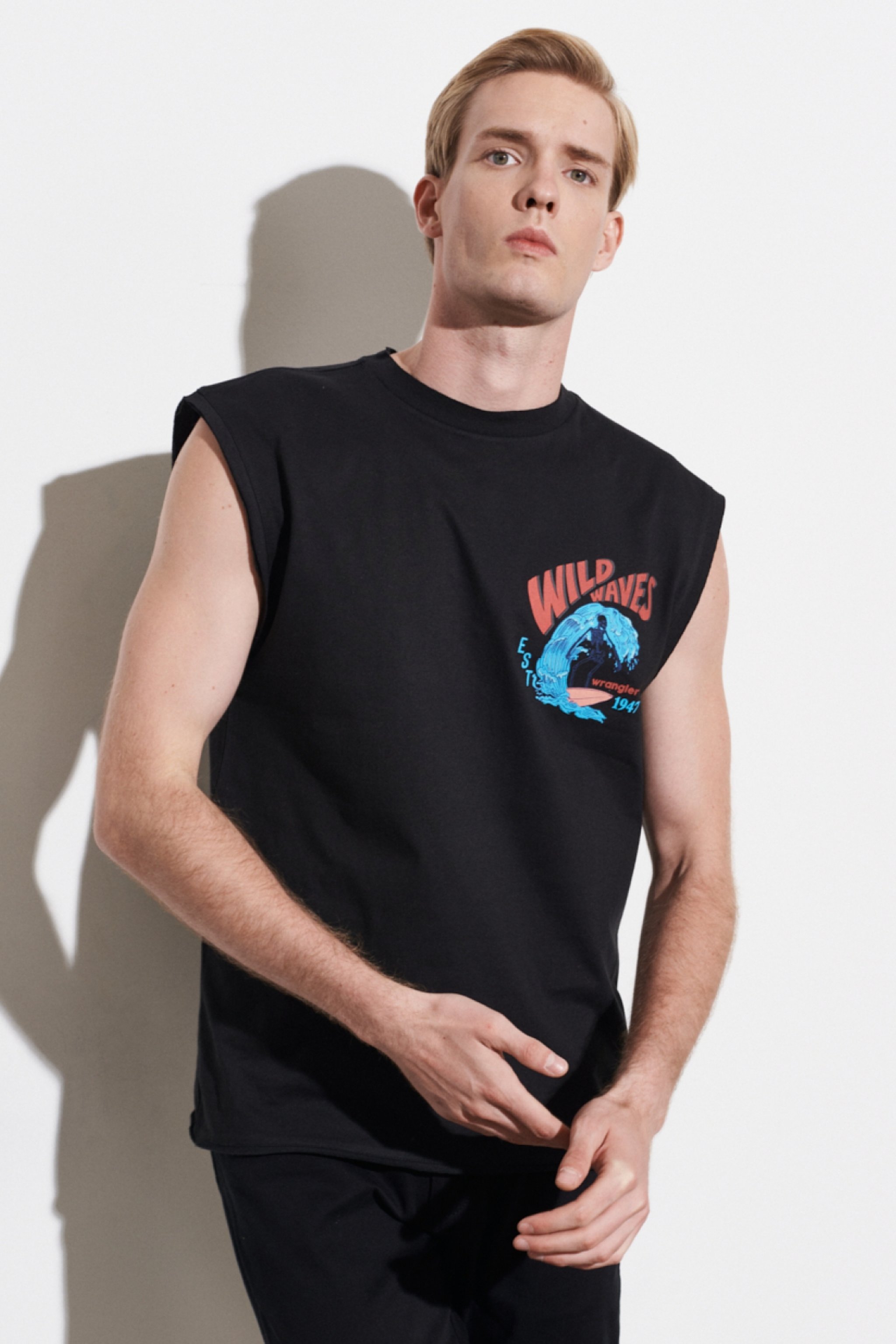 Loose Fit Rahat Kesim Bisiklet Yaka %100 Pamuk Kolsuz Siyah Tişört - Black-W221366001