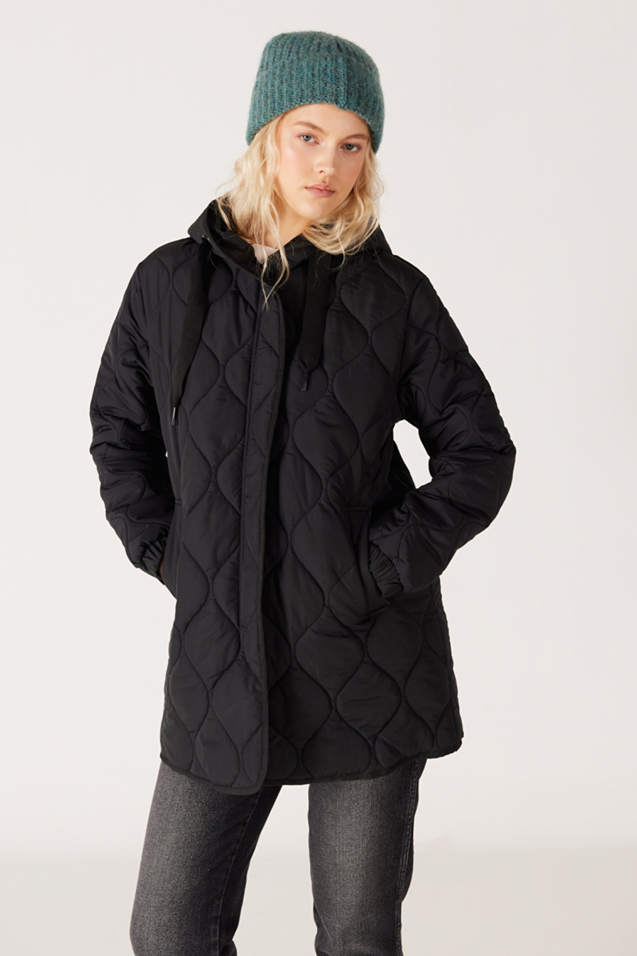Regular Fit Normal Kesim Kapüşonlu Siyah Kapitone Ceket - Black-W222039001 (görsel 2)