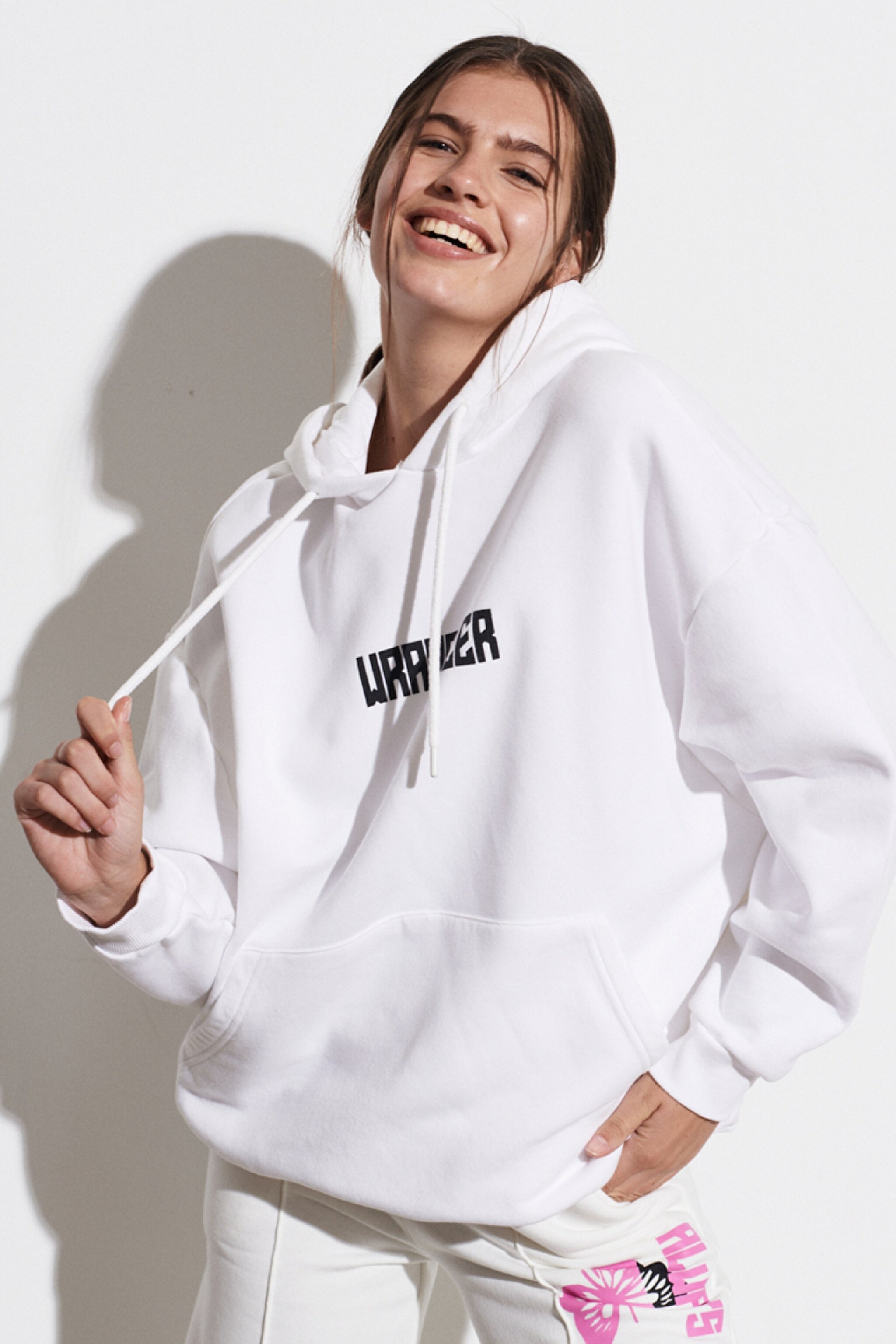 Loose Fit Rahat Kesim Kapüşonlu Yaka Şardonlu Kırık Beyaz Sweatshirt