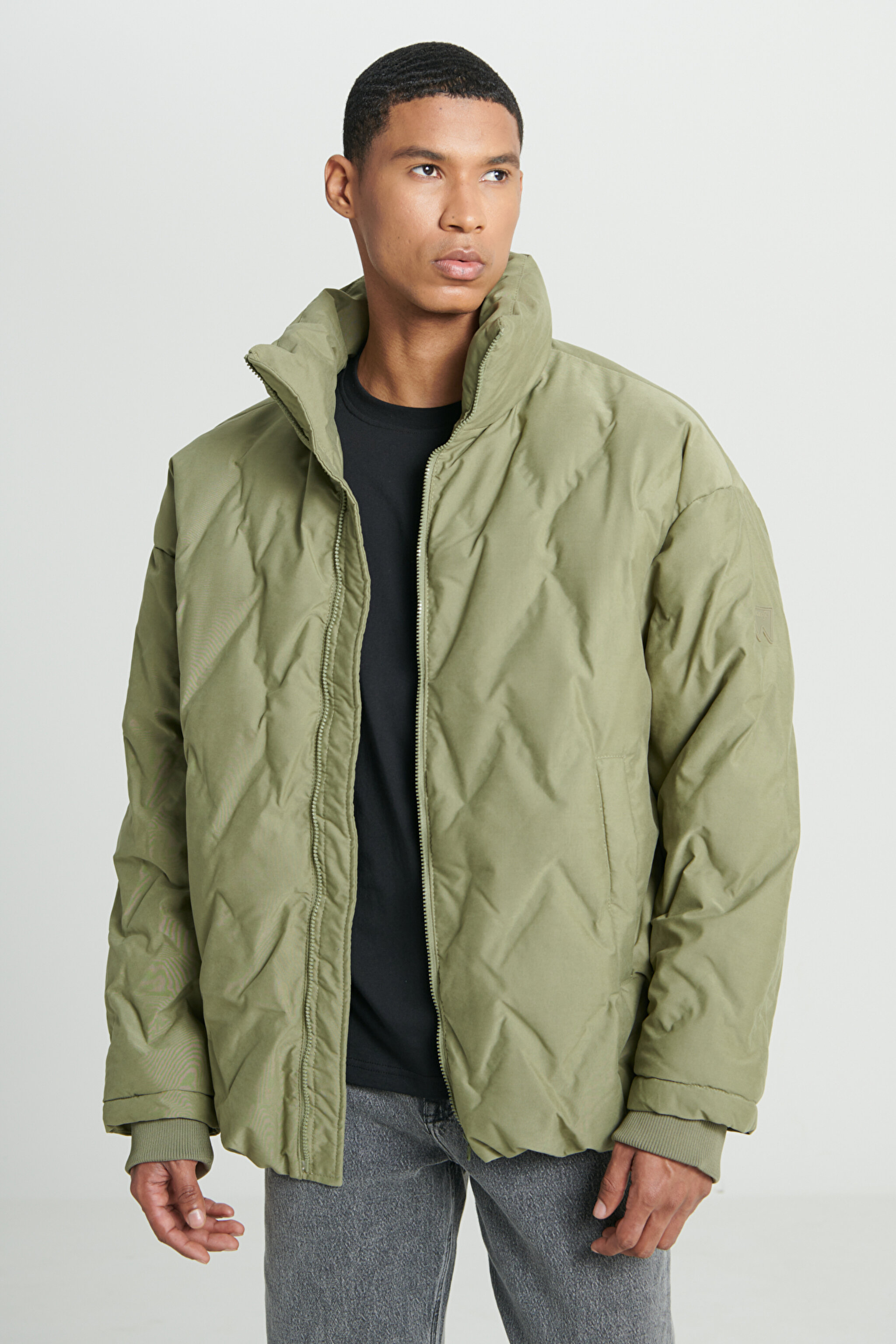 Regular Fit Normal Kesim Tam Fermuarlı Şişme Mont - Deep Lichen Green-W222627X1X
