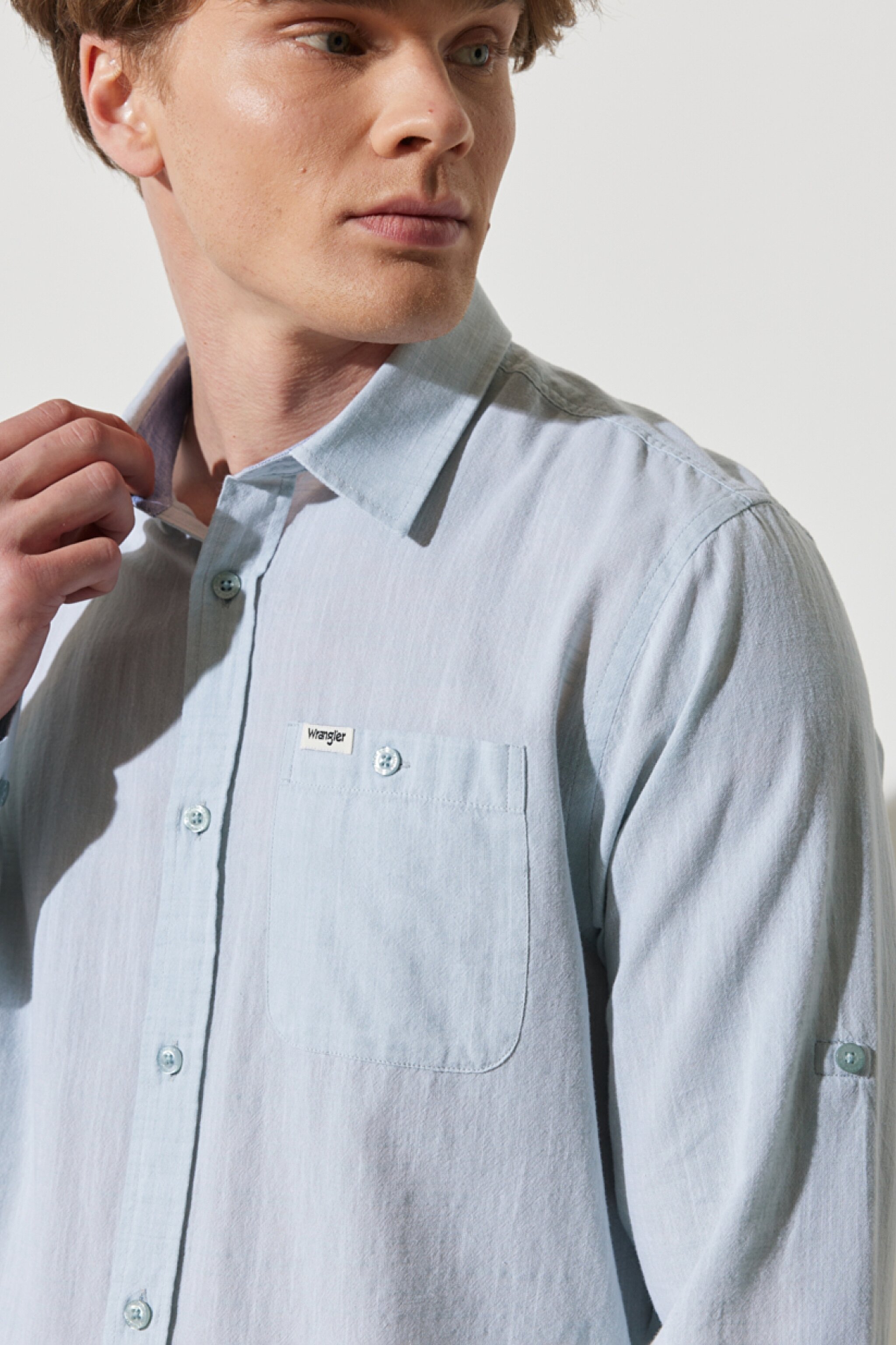 Regular Fit Normal Kesim %100 Pamuk Uzun Kollu Açık Mavi Gömlek - Green-W231039300 (görsel 4)