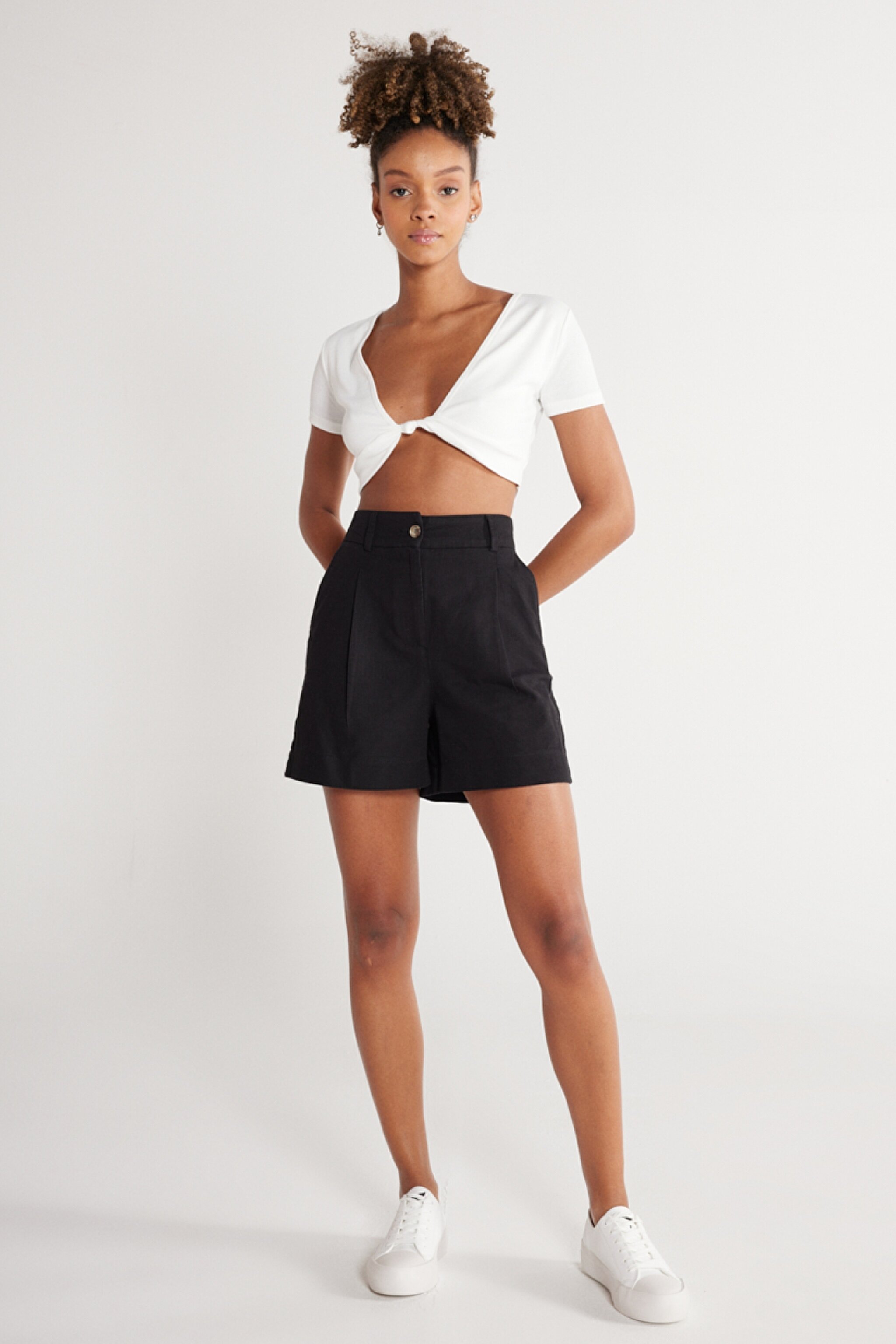 Regular Fit Normal Kesim %100 Pamuk Normal Bel Siyah Şort - Black-W231099001 (görsel 2)