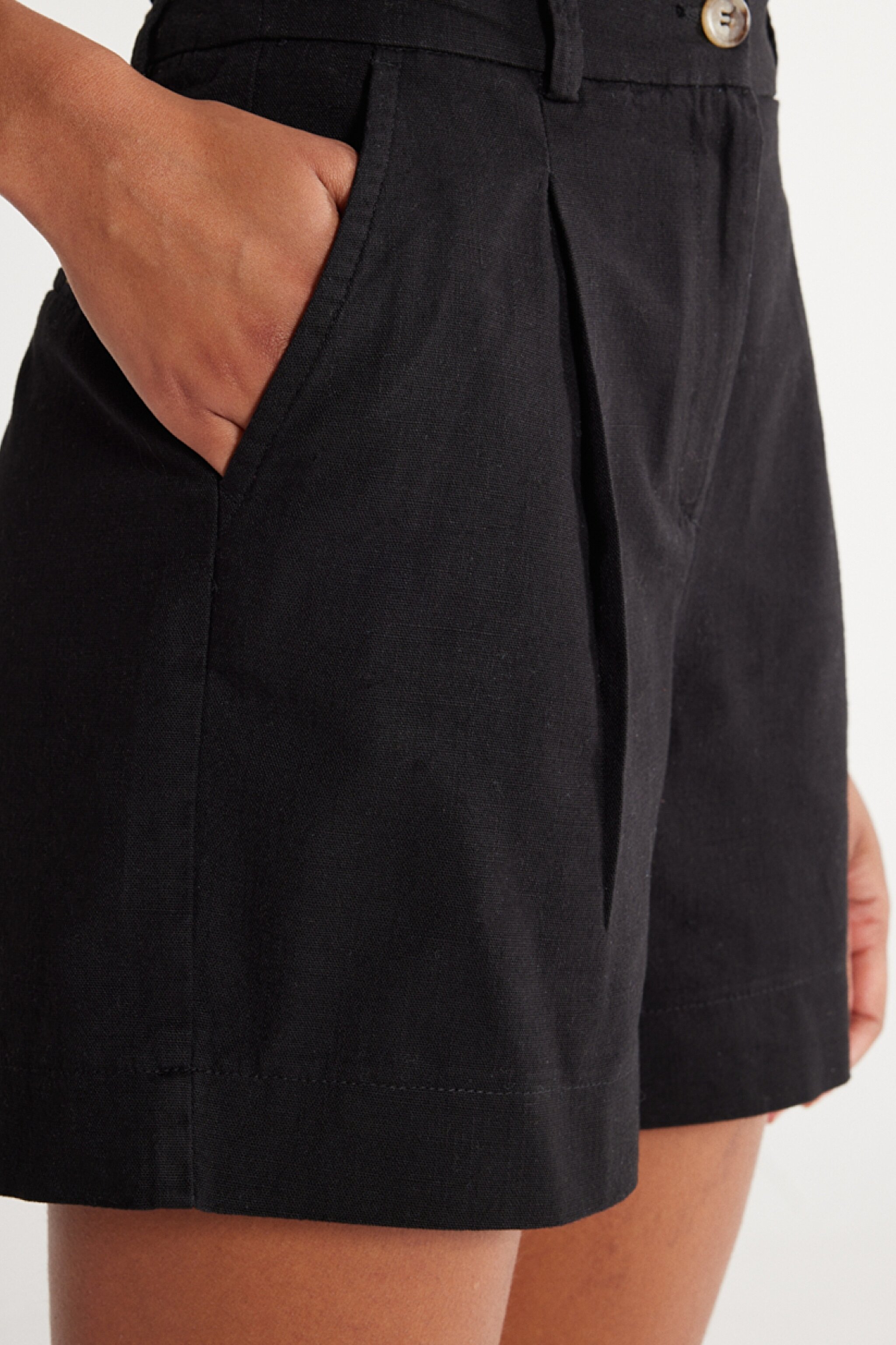 Regular Fit Normal Kesim %100 Pamuk Normal Bel Siyah Şort - Black-W231099001 (görsel 5)