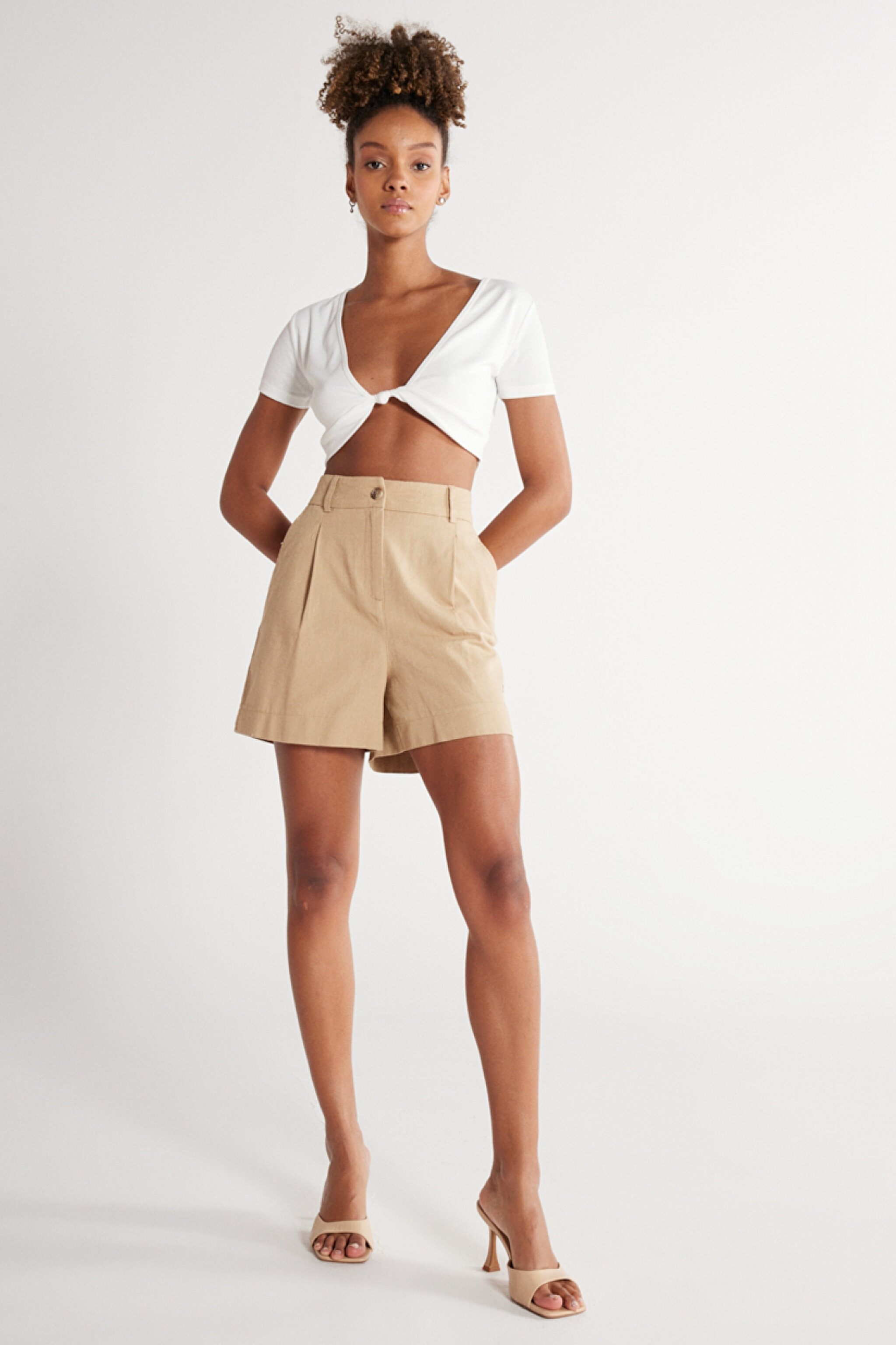 Regular Fit Normal Kesim %100 Pamuk Normal Bel Bej Şort - Beige-W231099614 (görsel 3)