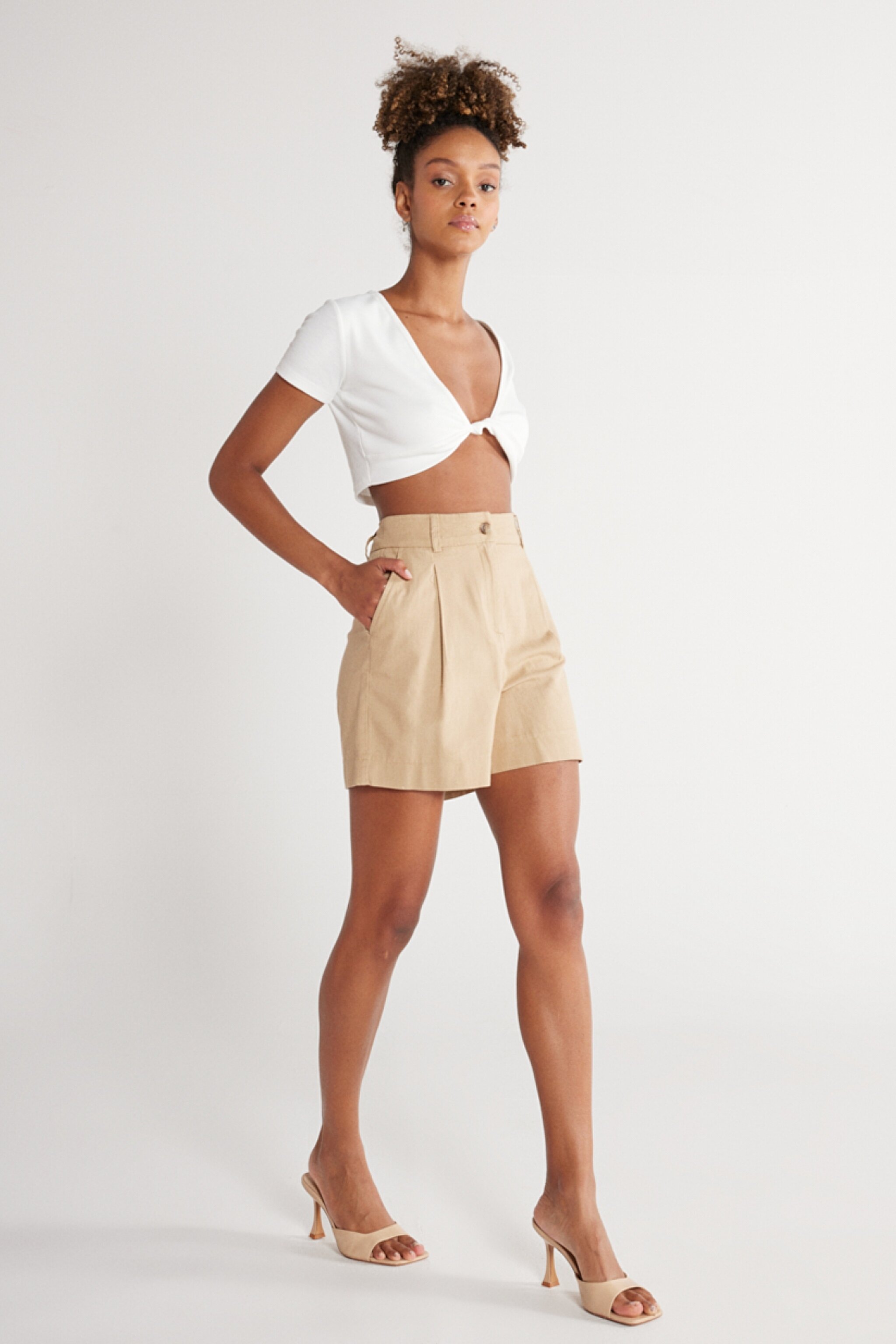 Regular Fit Normal Kesim %100 Pamuk Normal Bel Bej Şort - Beige-W231099614 (görsel 4)