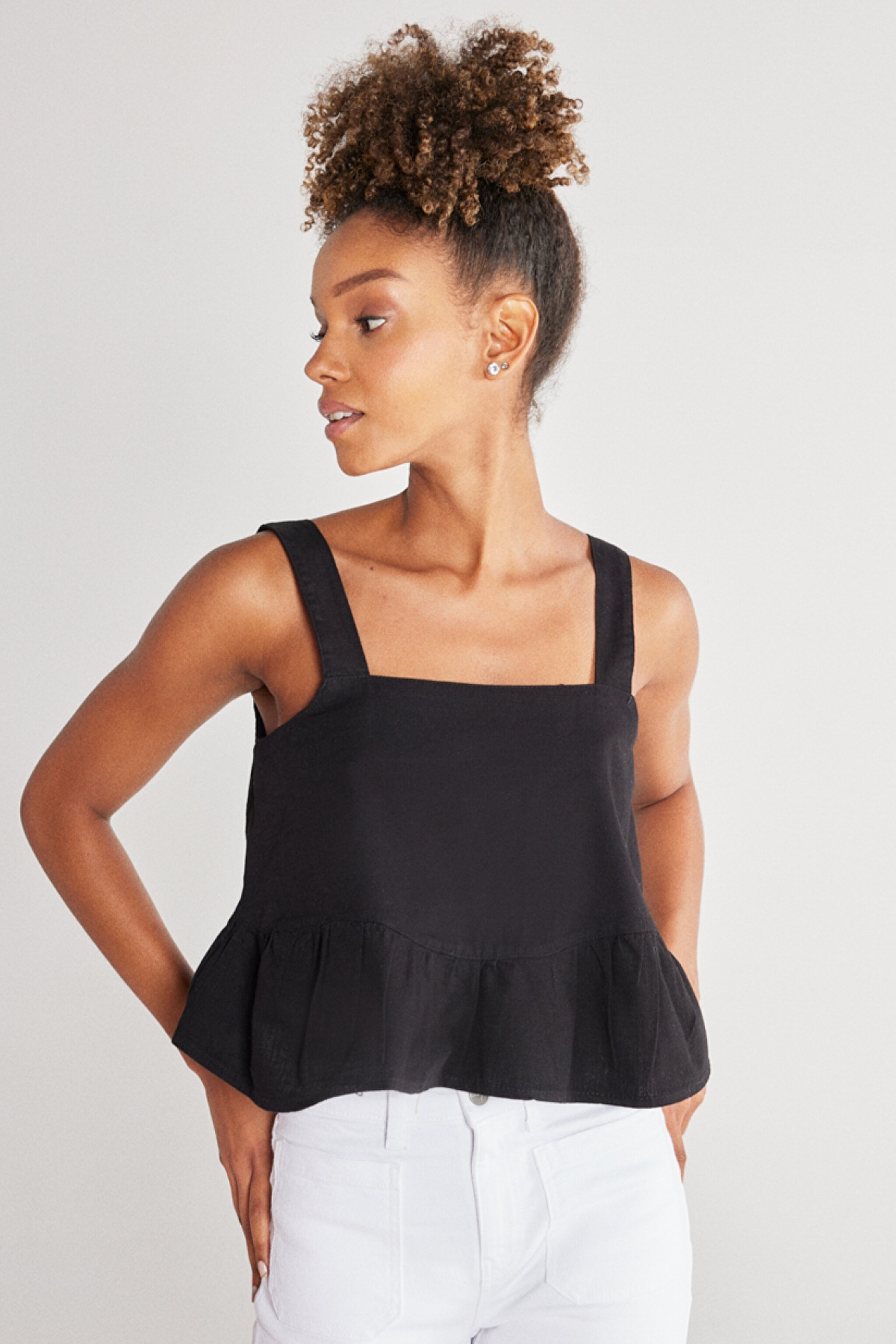 Regular Fit Normal Kesim %100 Pamuk Kare Yaka Siyah Askılı Bluz - Black-W231112001 (görsel 2)