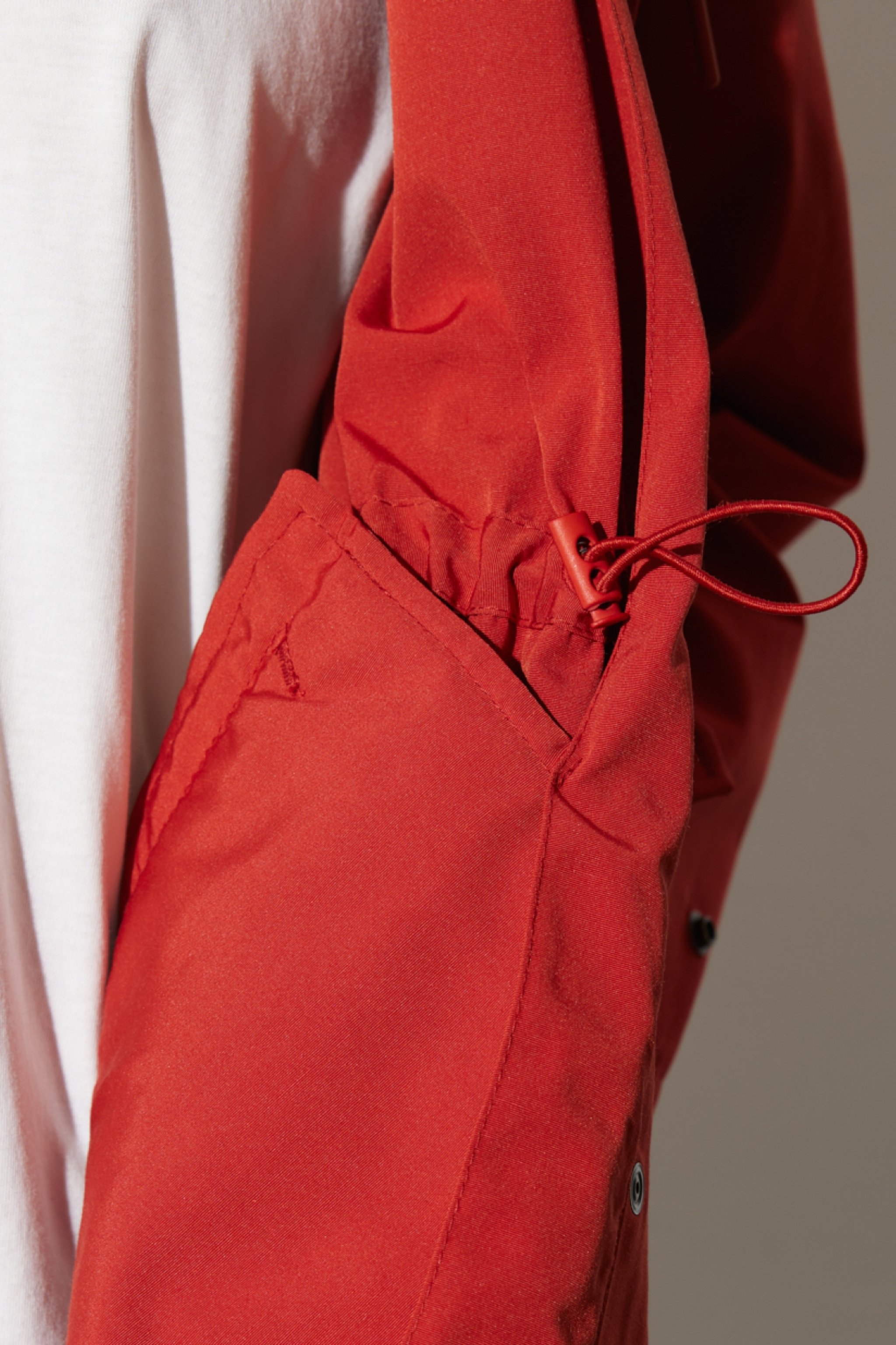 Regular Fit Normal Kesim Kapüşonlu Yaka Kırmızı Yağmurluk Ceket - Red-W231196600 (görsel 5)