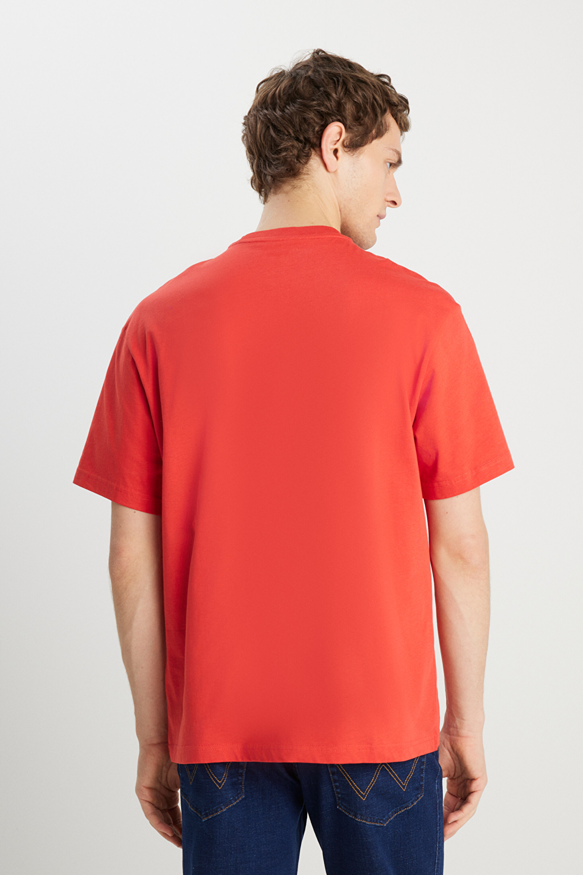 Loose Fit Rahat Kesim %100 Pamuk Bisiklet Yaka Kırmızı Tişört - Red-W231238600 (görsel 5)